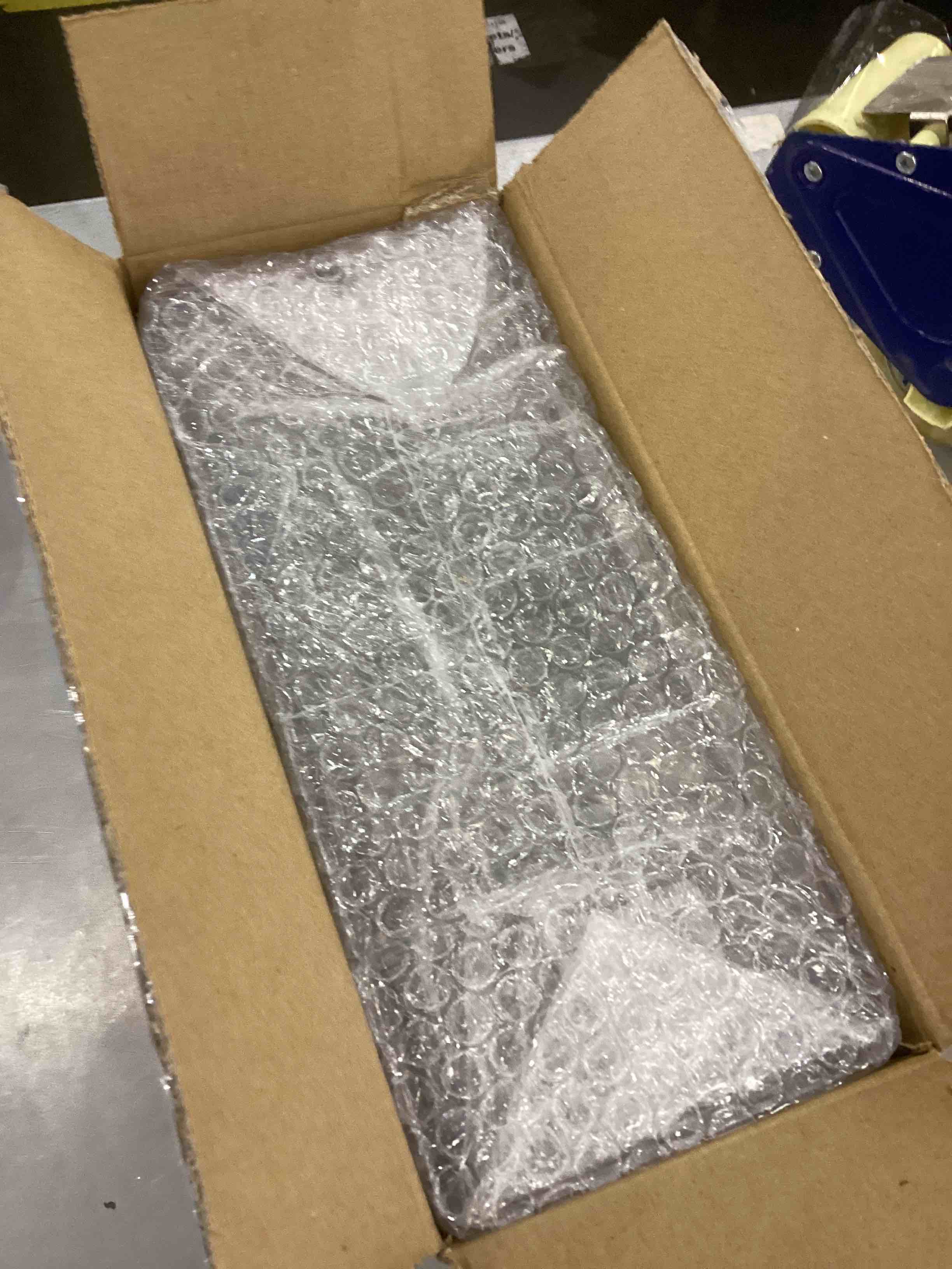 https://s3.amazonaws.com/lotting-images-prod/bidfta/EXS00554822_1693932539004.jpeg