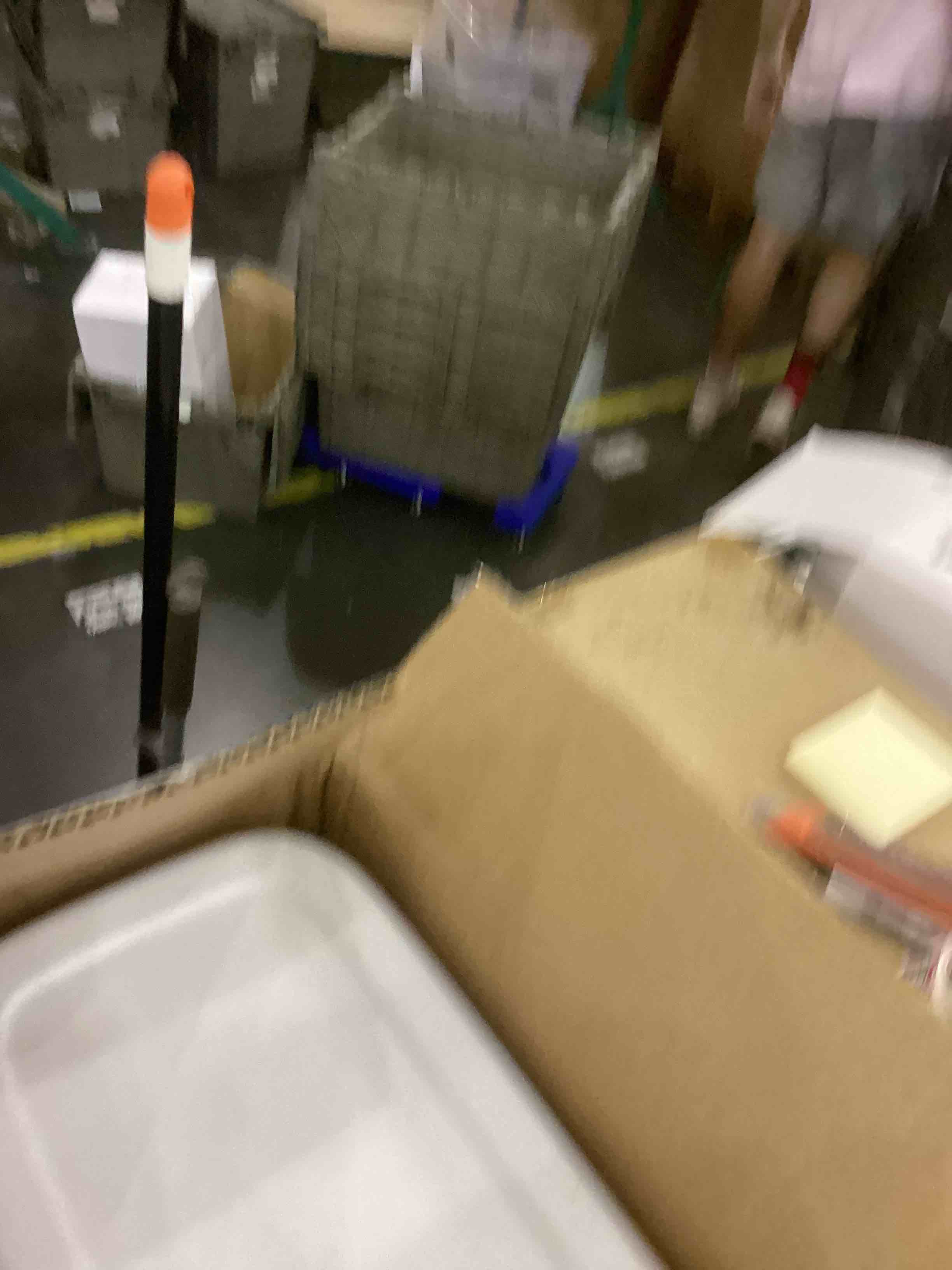 https://s3.amazonaws.com/lotting-images-prod/bidfta/EXS00554884_1693940650373.jpeg