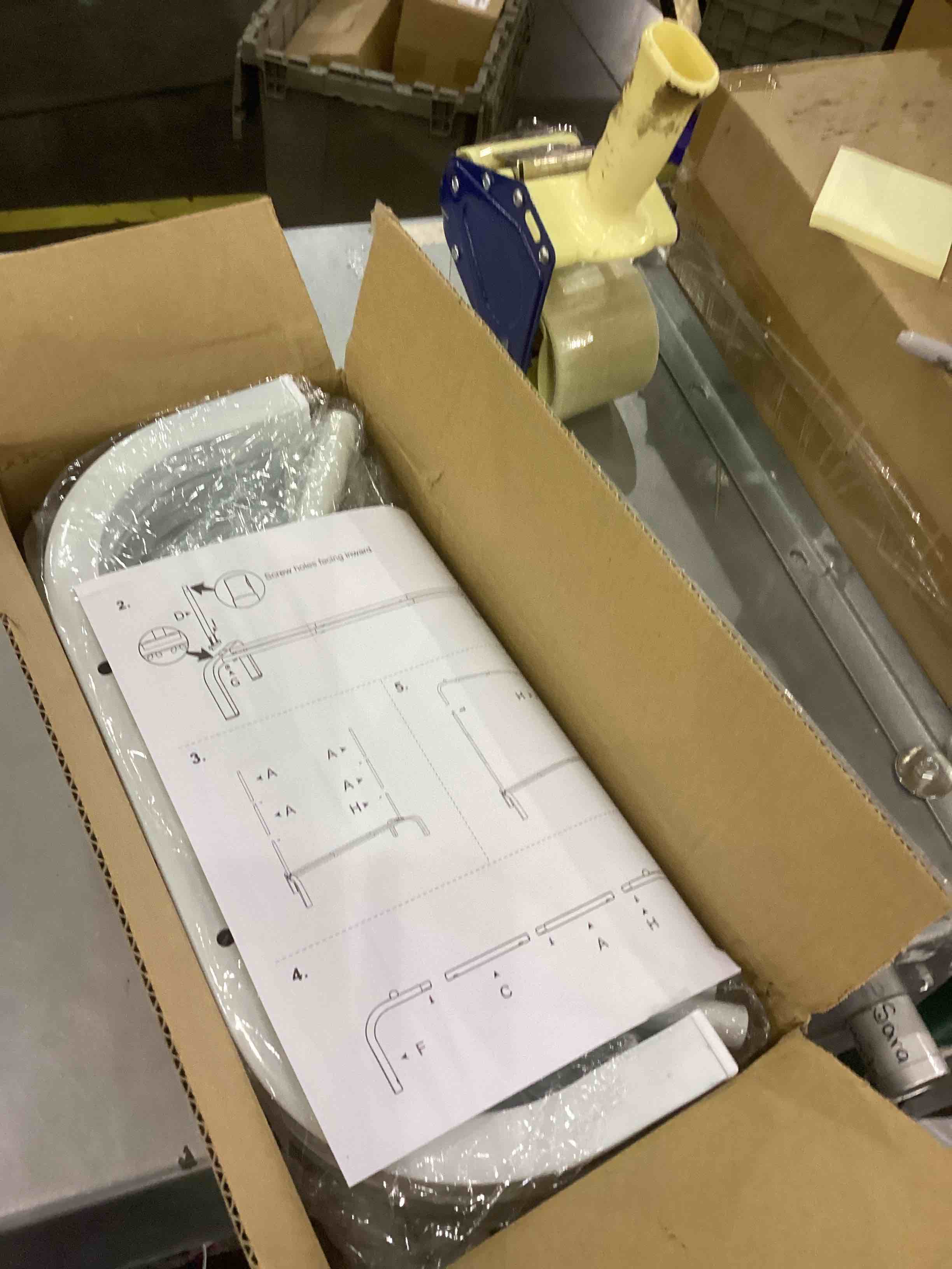https://s3.amazonaws.com/lotting-images-prod/bidfta/EXS00554992_1694011589464.jpeg