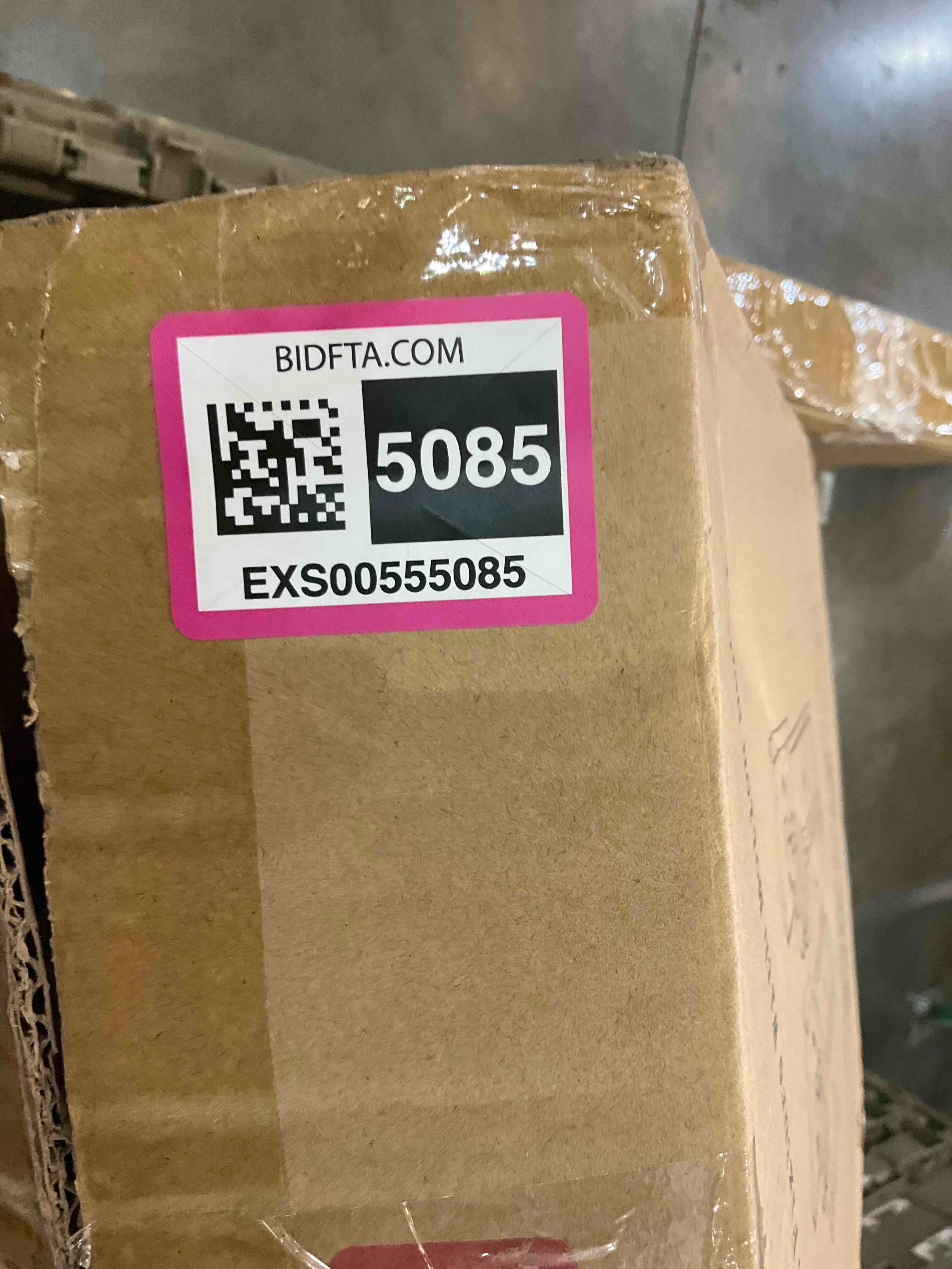 https://s3.amazonaws.com/lotting-images-prod/bidfta/EXS00555085_1693932148675.jpeg