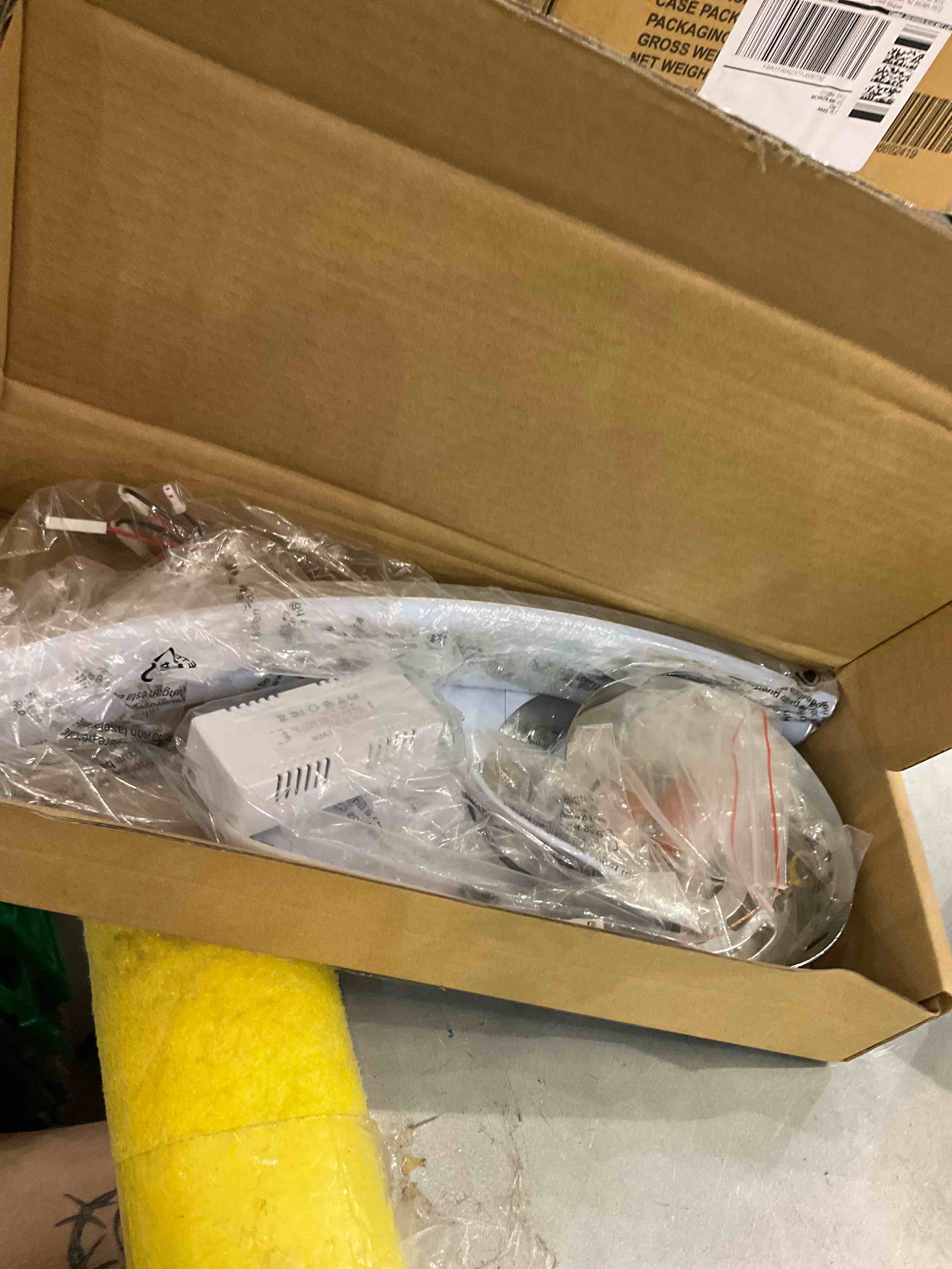 https://s3.amazonaws.com/lotting-images-prod/bidfta/EXS00555138_1693940686822.jpeg
