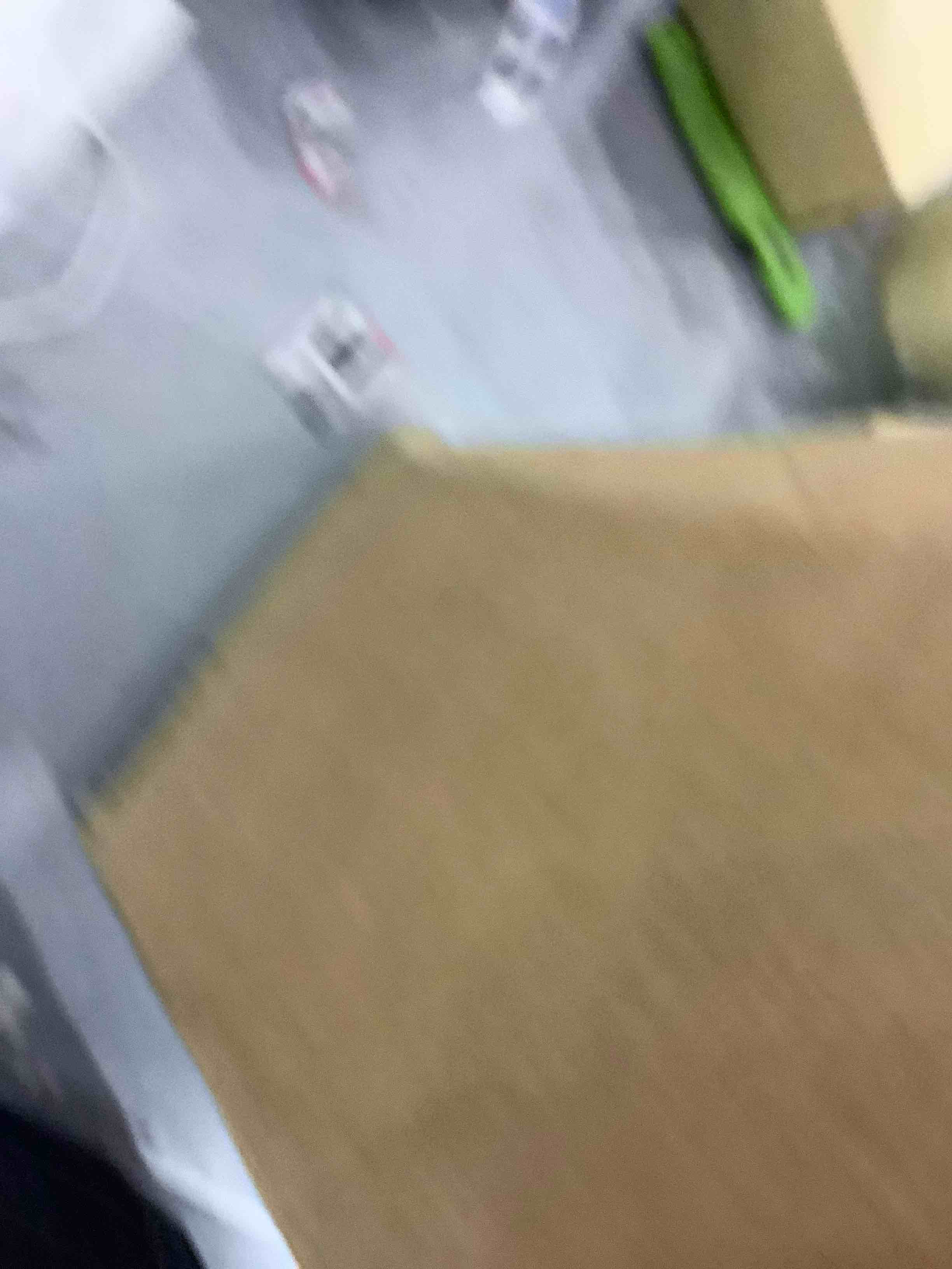 https://s3.amazonaws.com/lotting-images-prod/bidfta/EXS00556008_1694085317641.jpeg