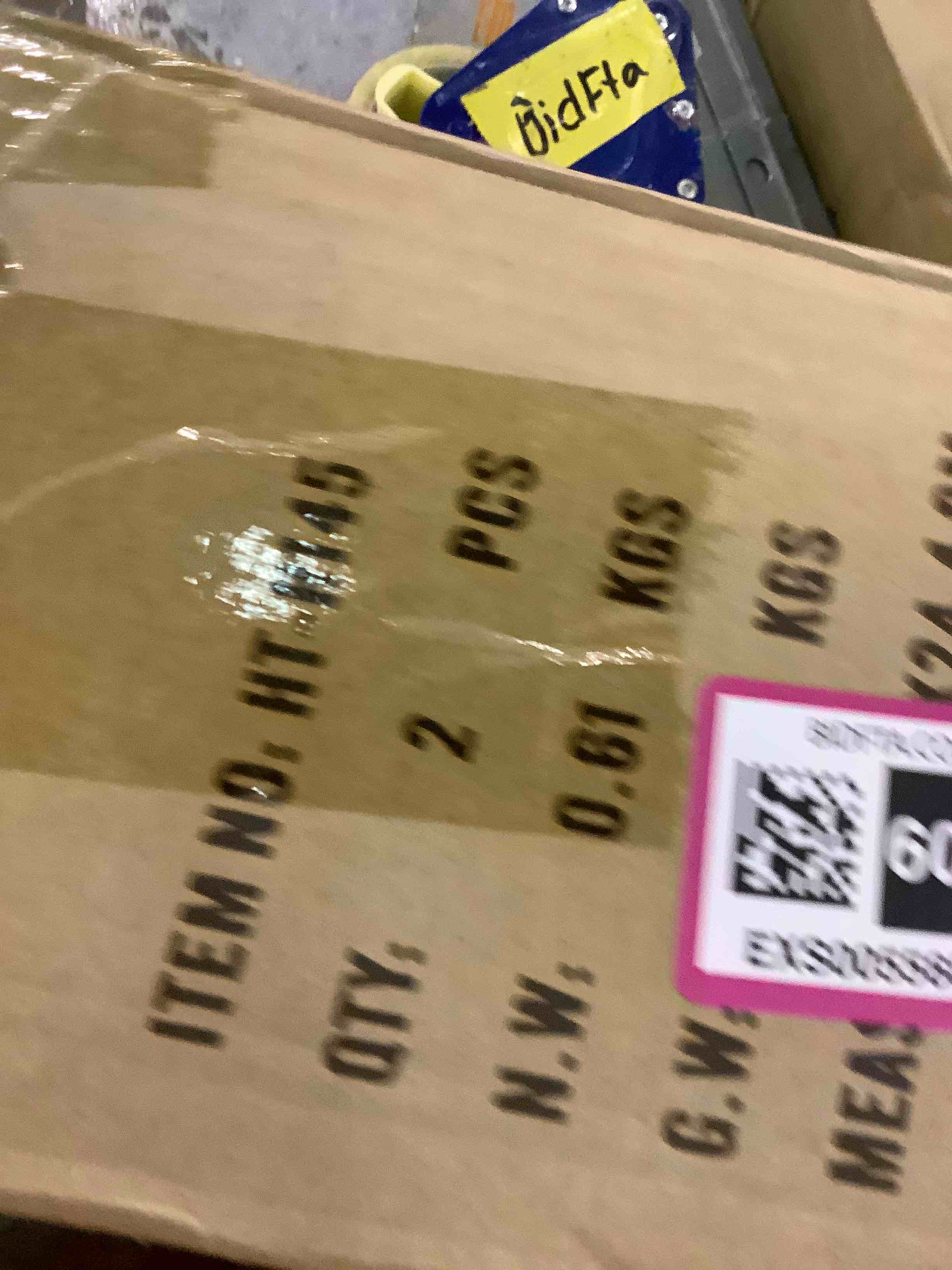 https://s3.amazonaws.com/lotting-images-prod/bidfta/EXS00556013_1694087995434.jpeg