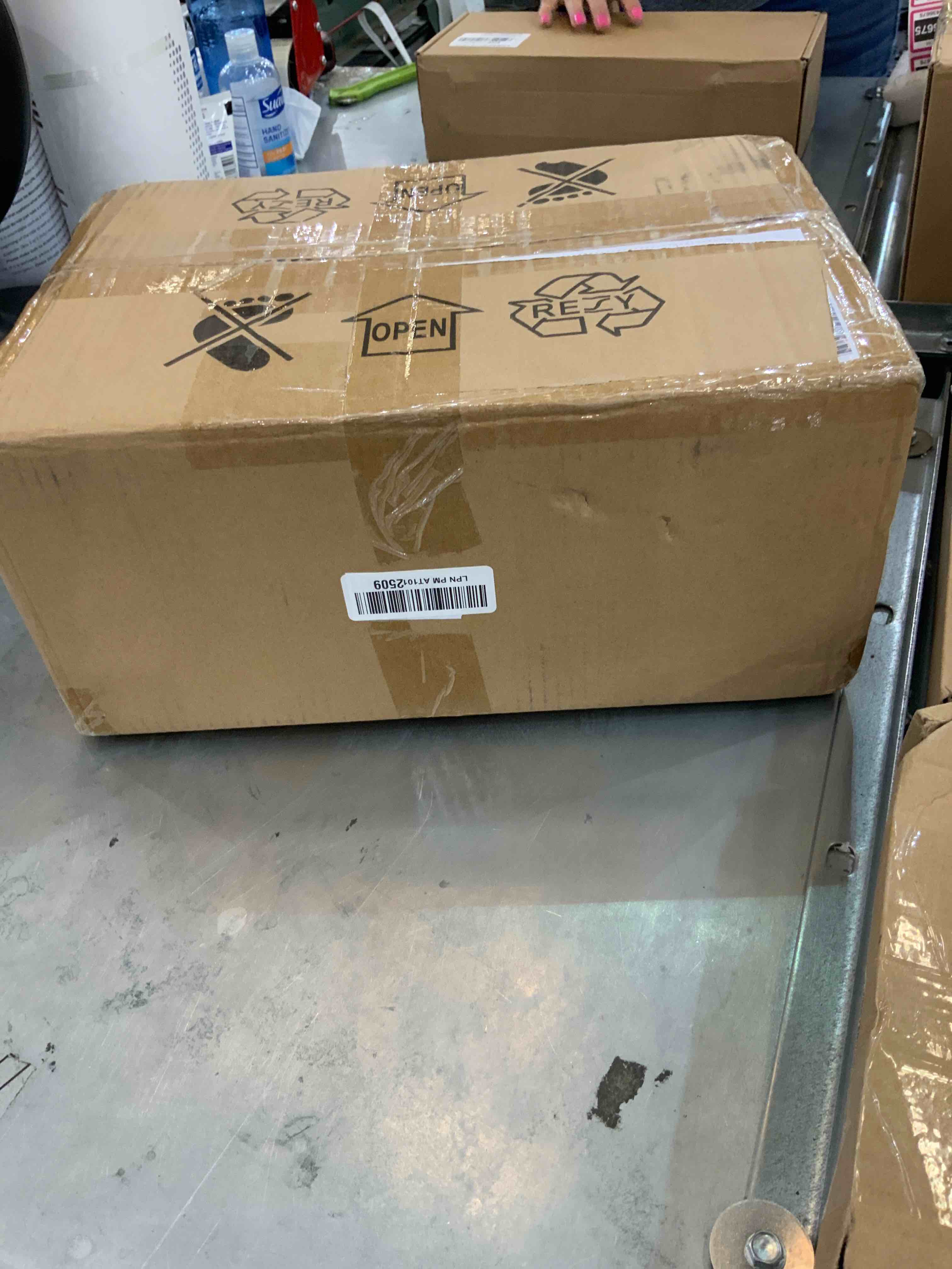 https://s3.amazonaws.com/lotting-images-prod/bidfta/EXS00556514_1693502689442.jpeg