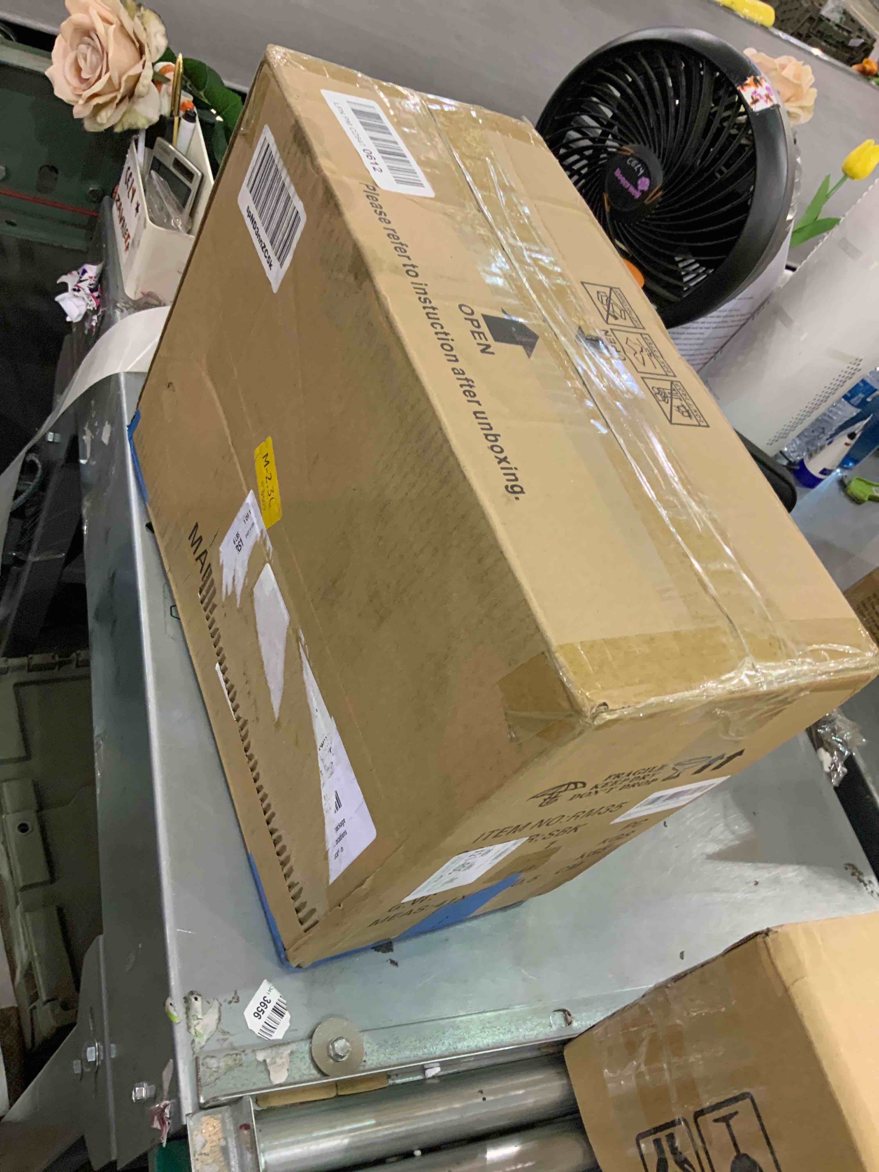 https://s3.amazonaws.com/lotting-images-prod/bidfta/EXS00556635_1693571885803.jpeg