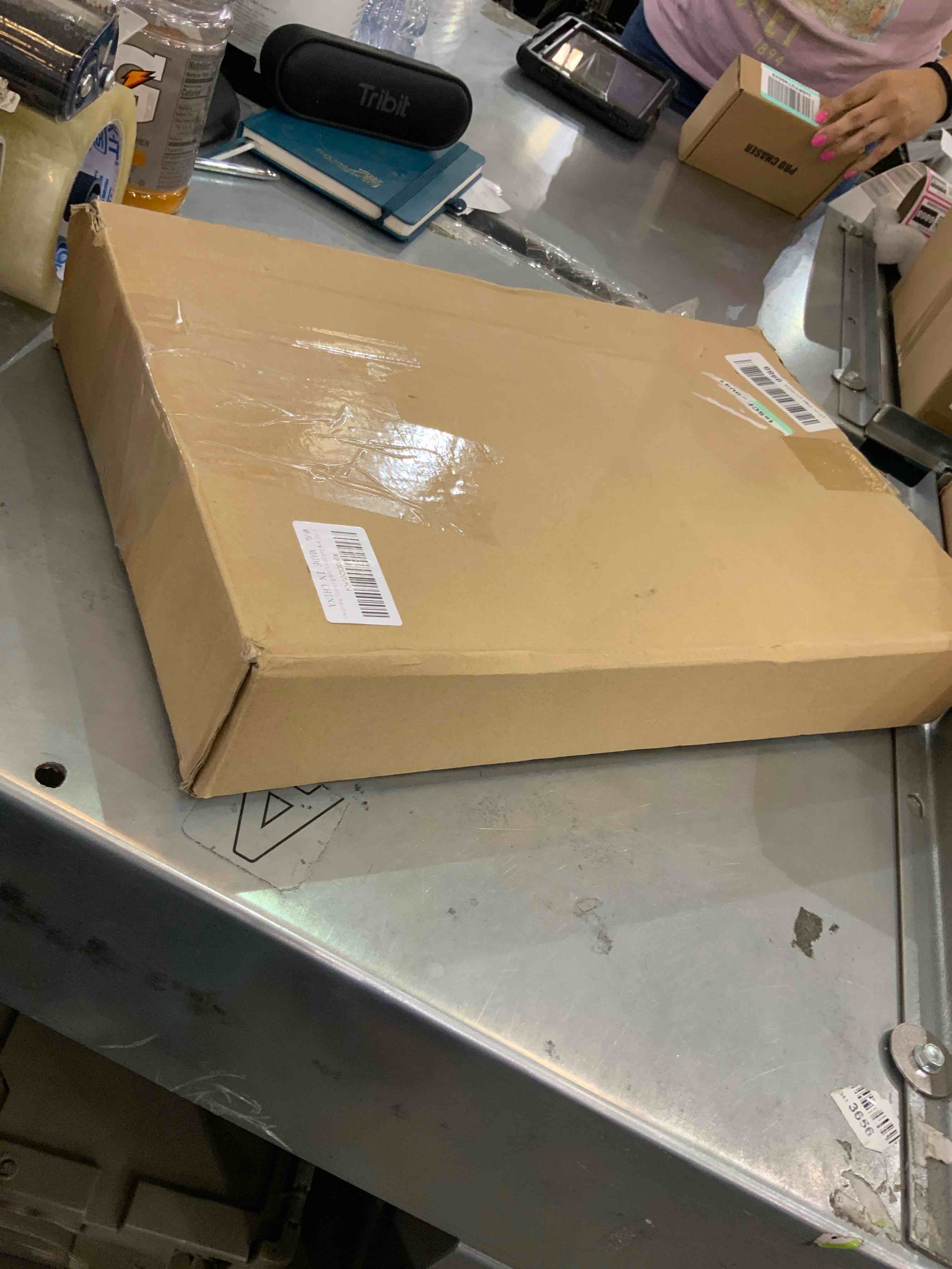 https://s3.amazonaws.com/lotting-images-prod/bidfta/EXS00556758_1693589490200.jpeg