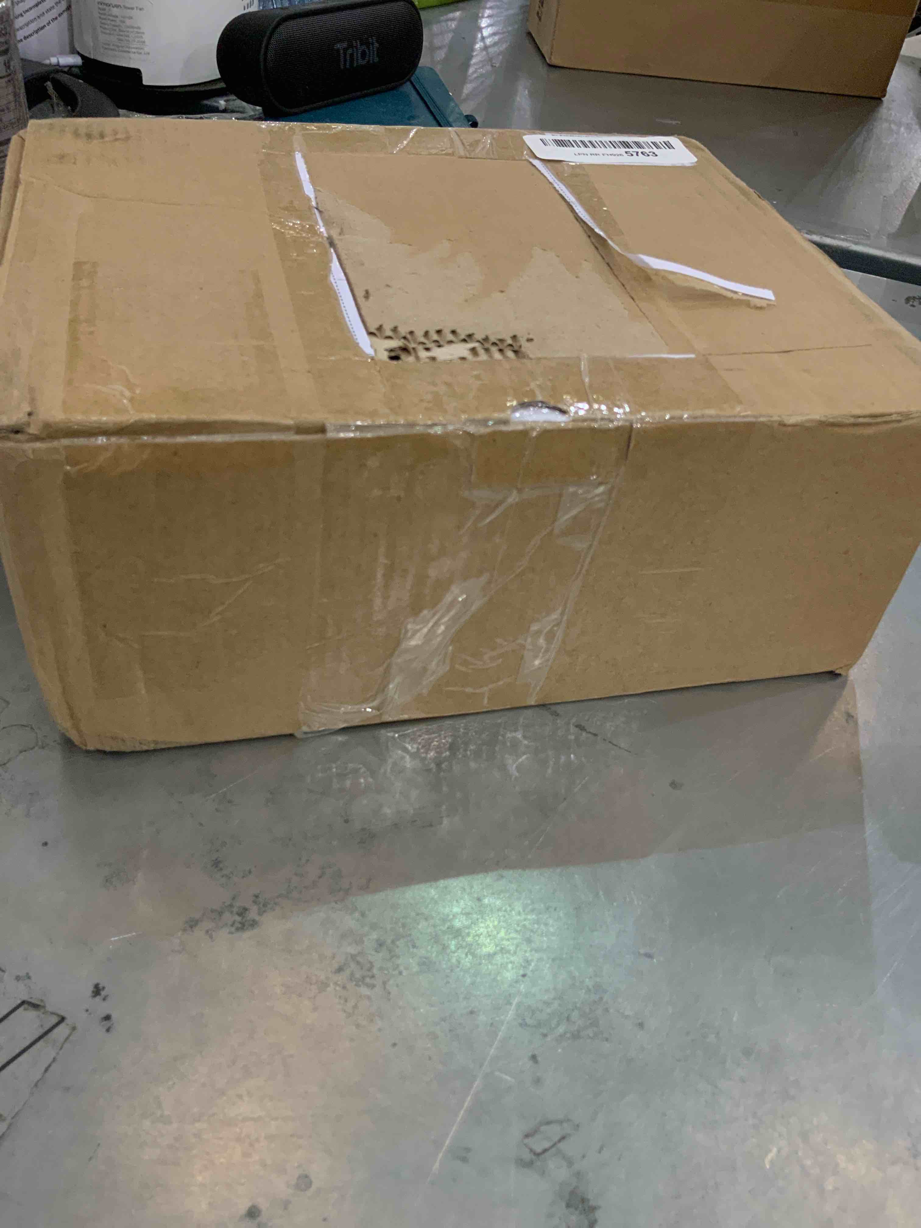 https://s3.amazonaws.com/lotting-images-prod/bidfta/EXS00556795_1693595024565.jpeg