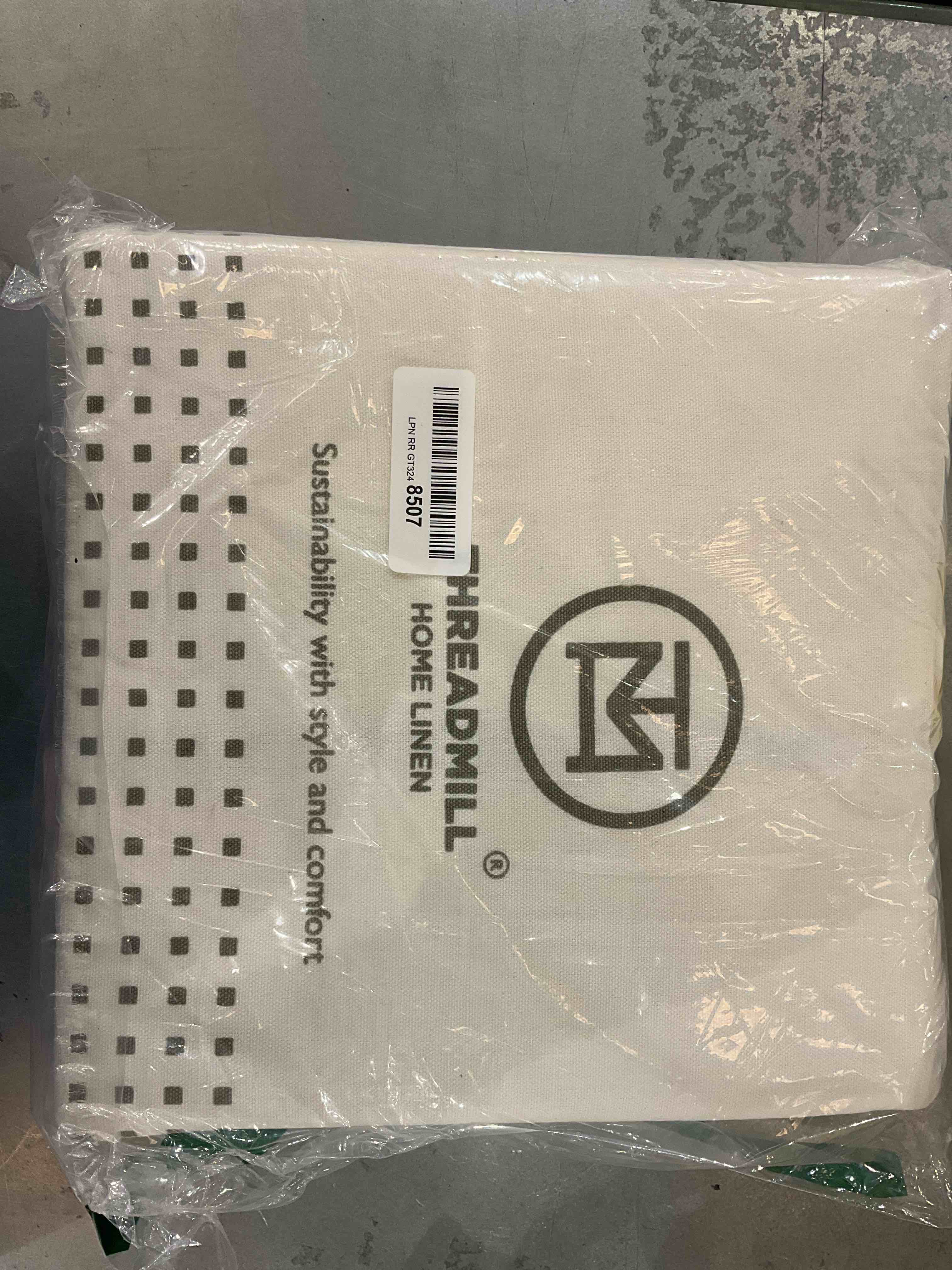https://s3.amazonaws.com/lotting-images-prod/bidfta/EXS00557174_1693940900302.jpeg