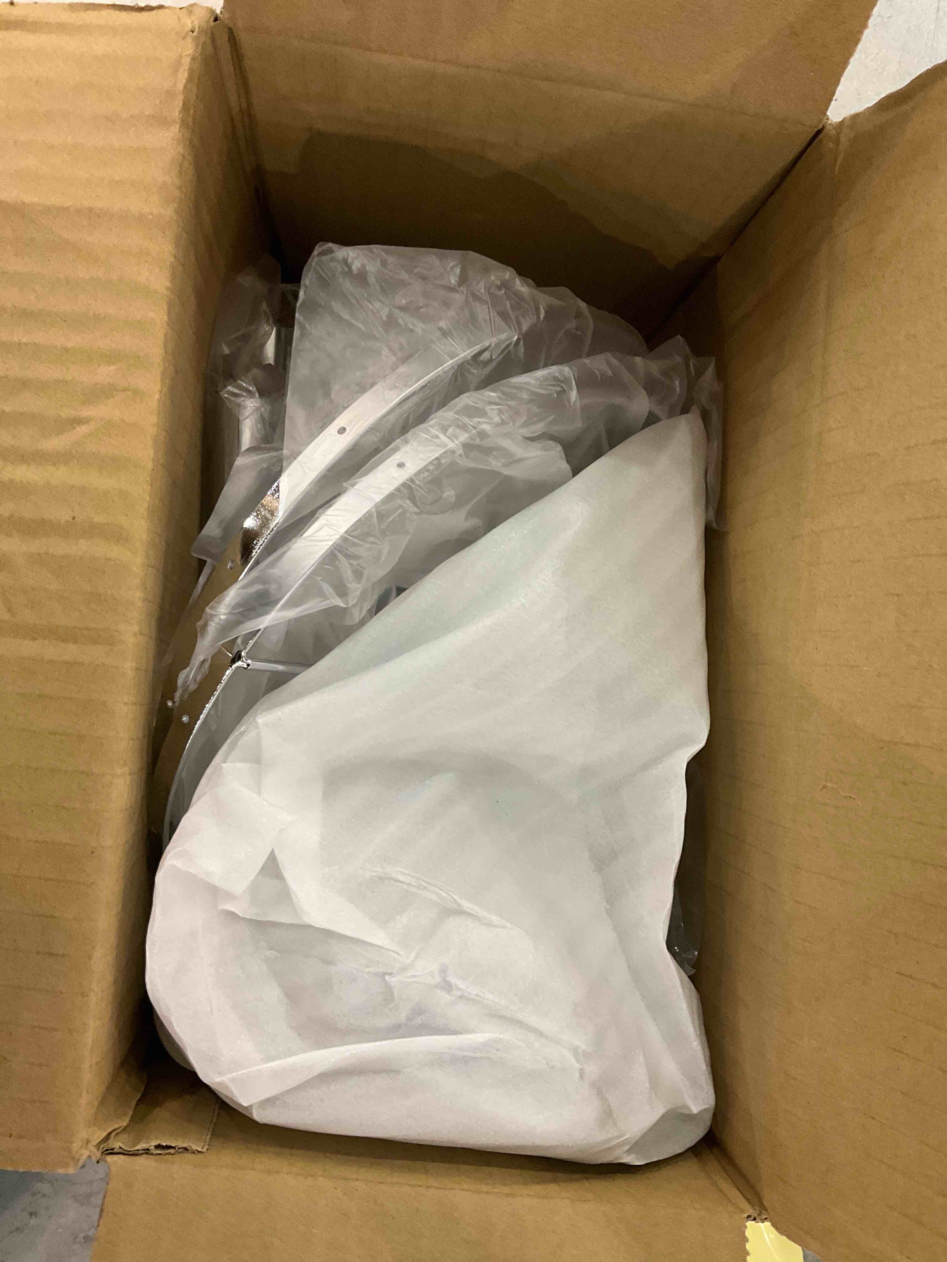https://s3.amazonaws.com/lotting-images-prod/bidfta/EXS00557219_1694007897263.jpeg