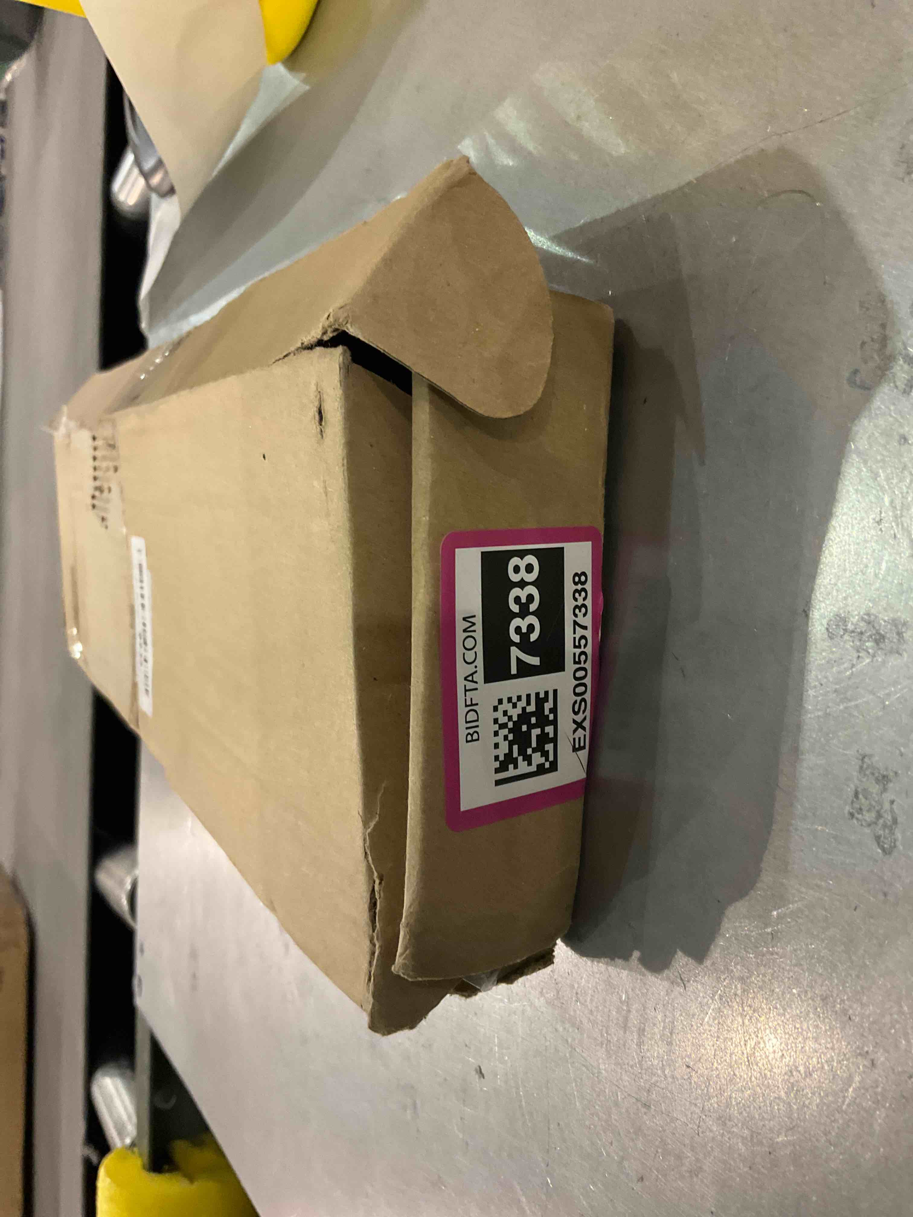 https://s3.amazonaws.com/lotting-images-prod/bidfta/EXS00557338_1694086108305.jpeg