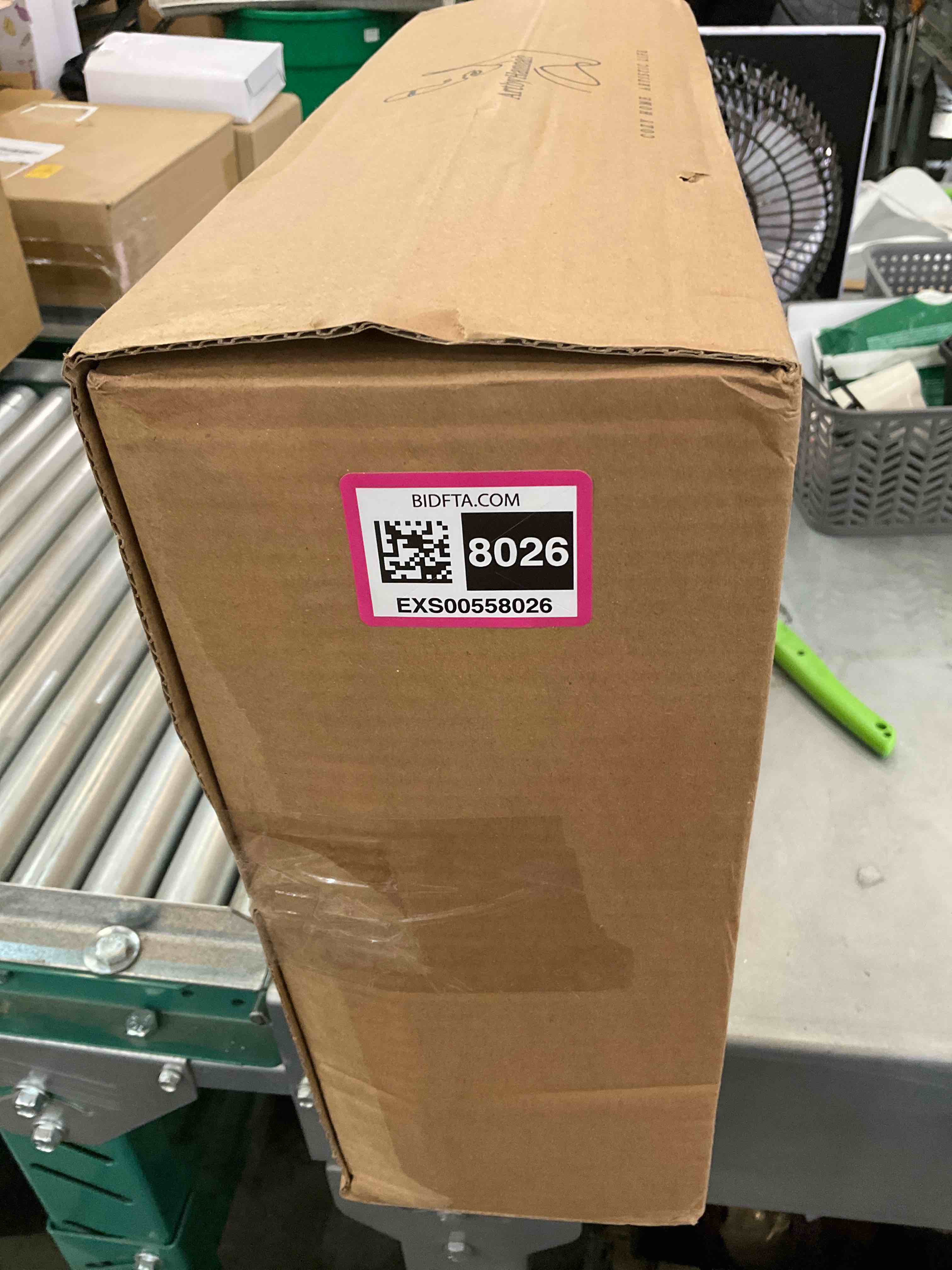 https://s3.amazonaws.com/lotting-images-prod/bidfta/EXS00558026_1693929311843.jpeg