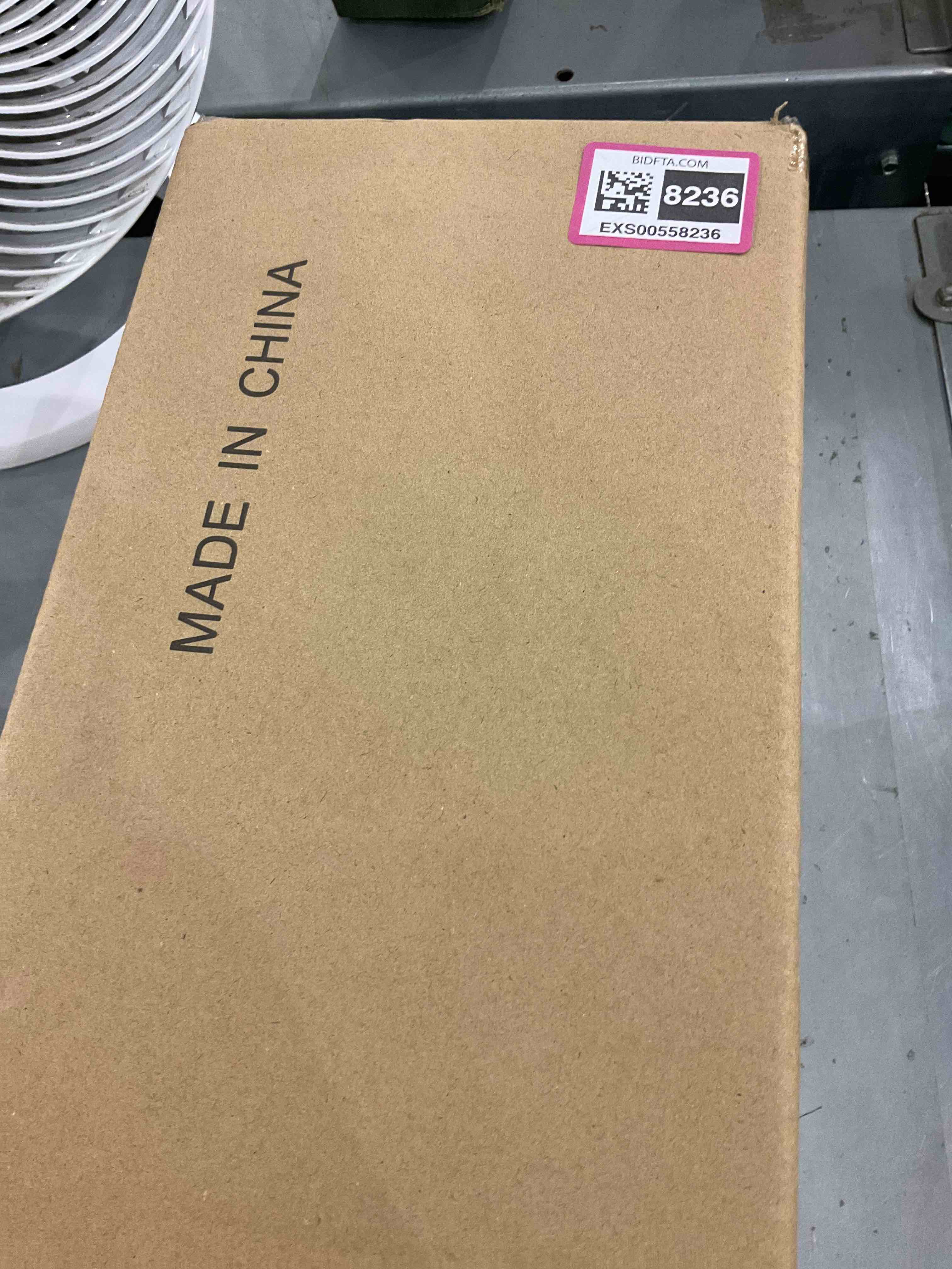 https://s3.amazonaws.com/lotting-images-prod/bidfta/EXS00558236_1694088303226.jpeg