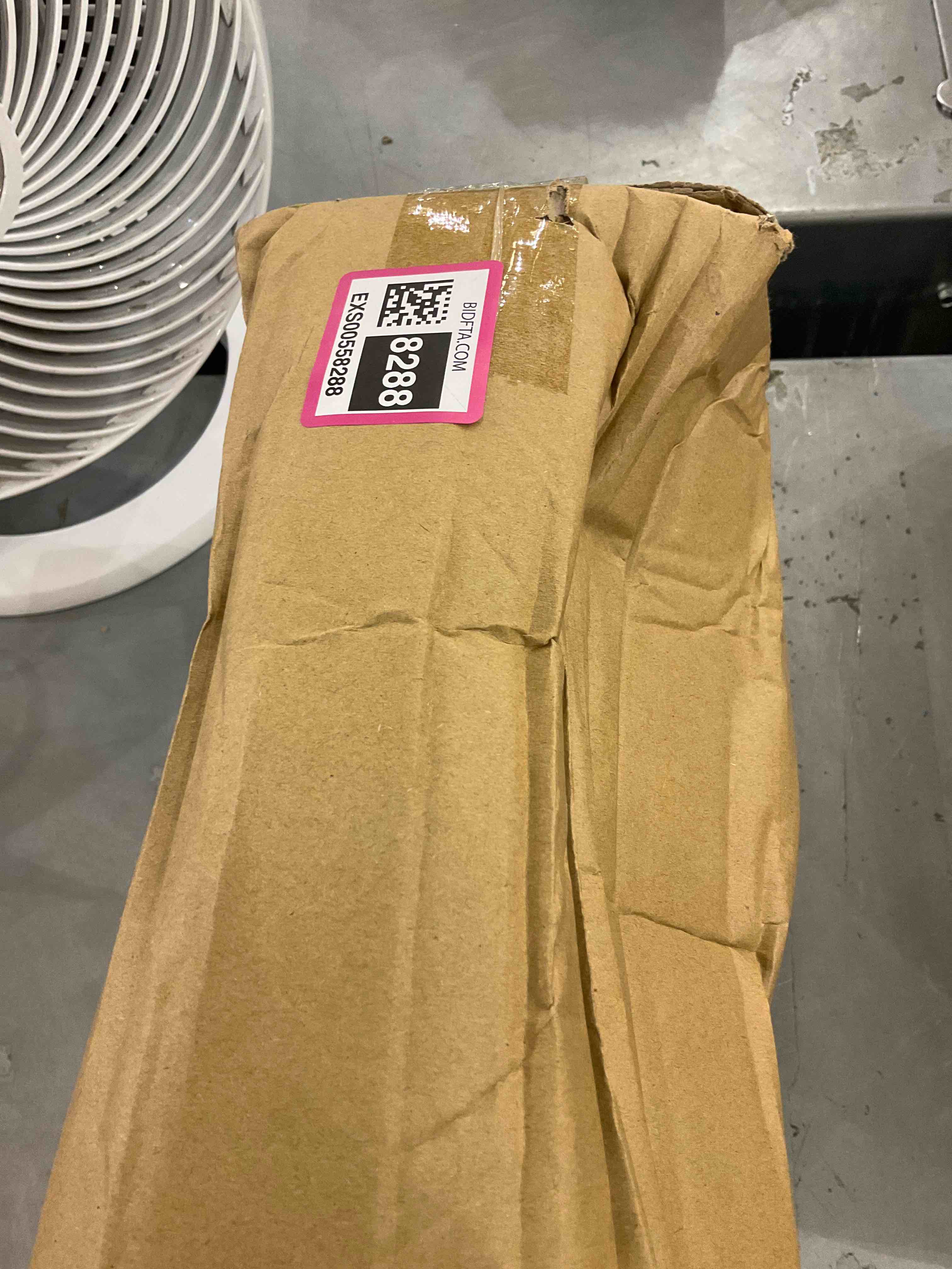 https://s3.amazonaws.com/lotting-images-prod/bidfta/EXS00558288_1694094573987.jpeg