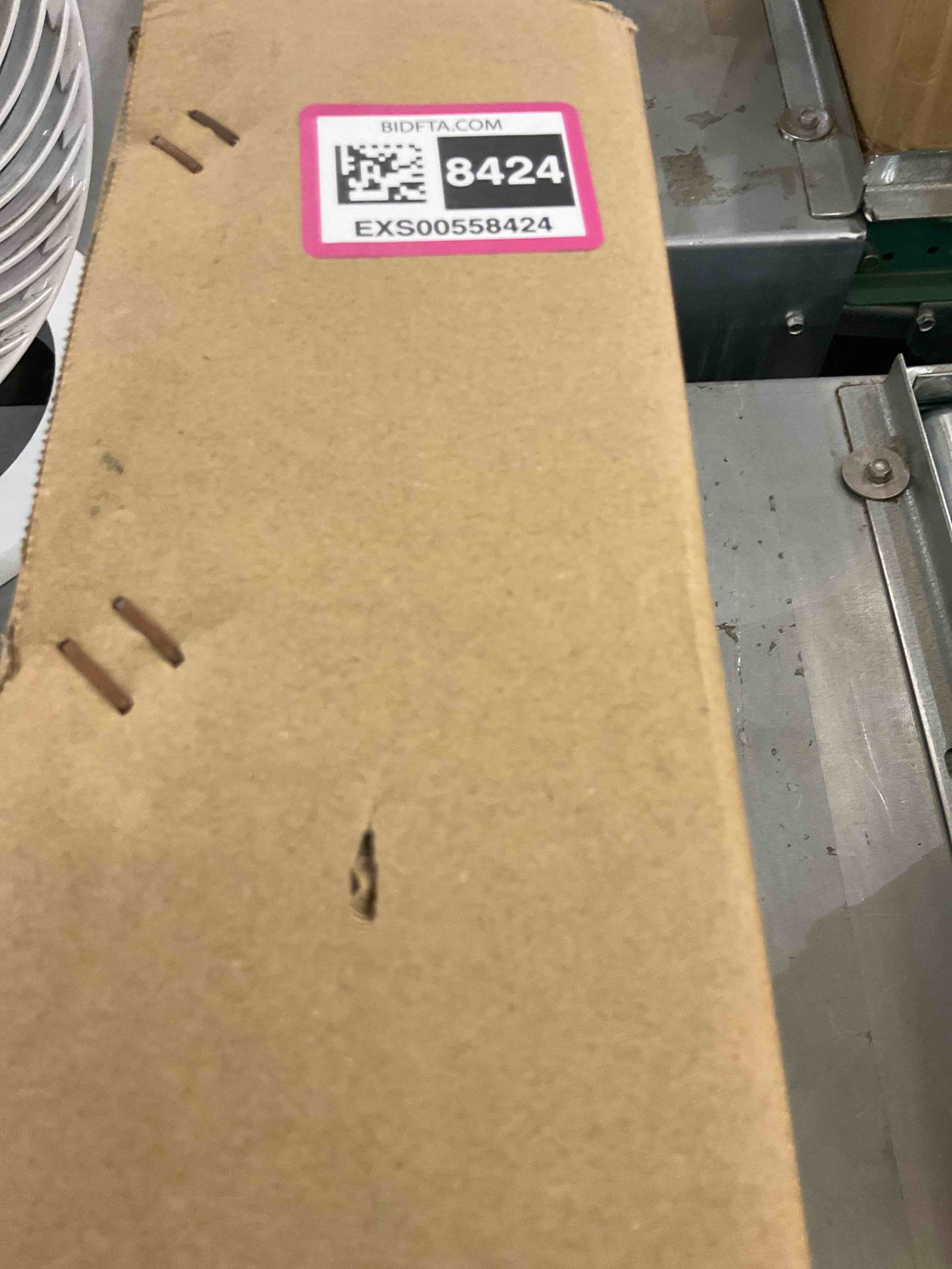 https://s3.amazonaws.com/lotting-images-prod/bidfta/EXS00558424_1694111401743.jpeg