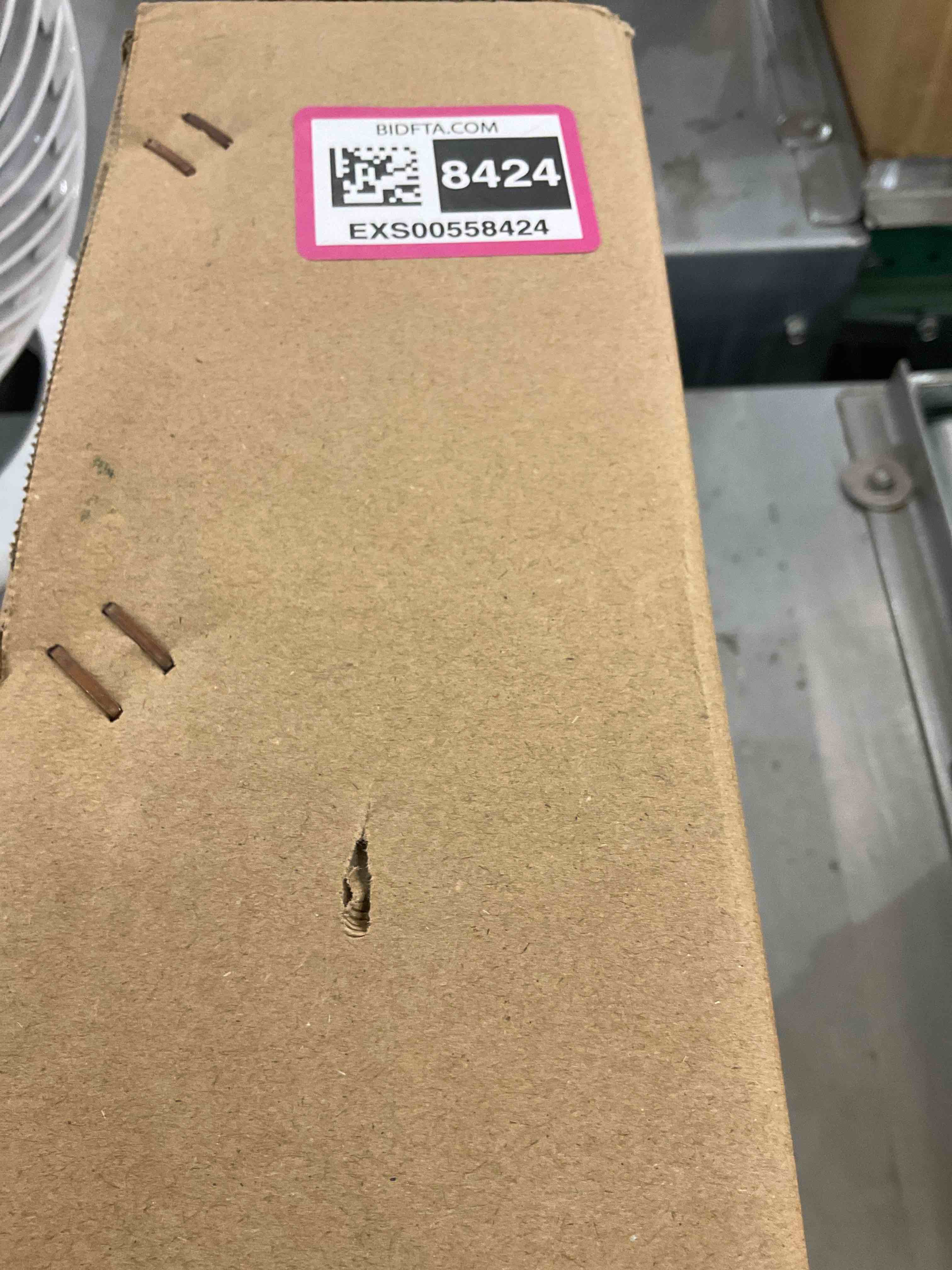 https://s3.amazonaws.com/lotting-images-prod/bidfta/EXS00558424_1694111402860.jpeg