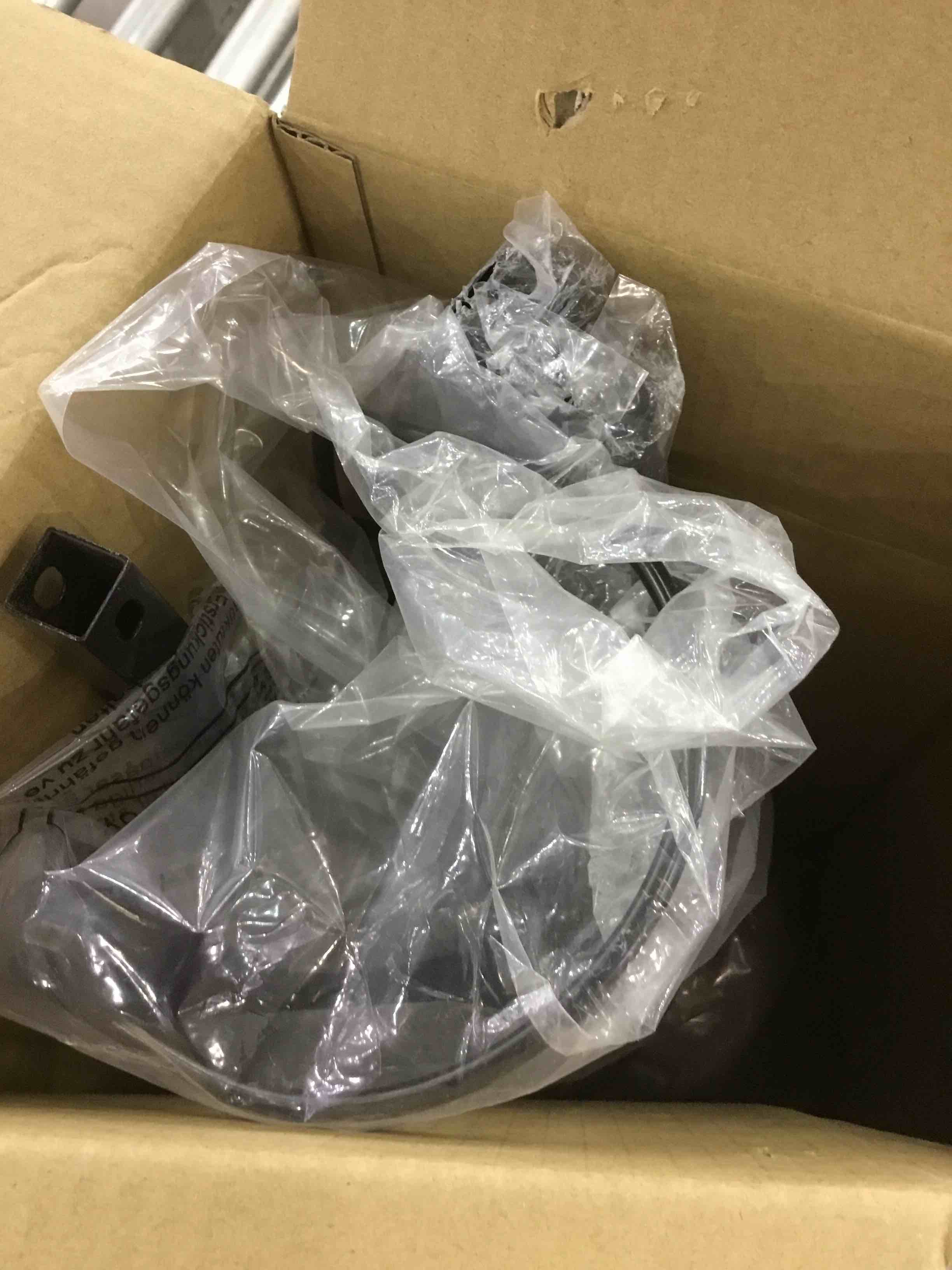 https://s3.amazonaws.com/lotting-images-prod/bidfta/EXS00558597_1694013341372.jpeg