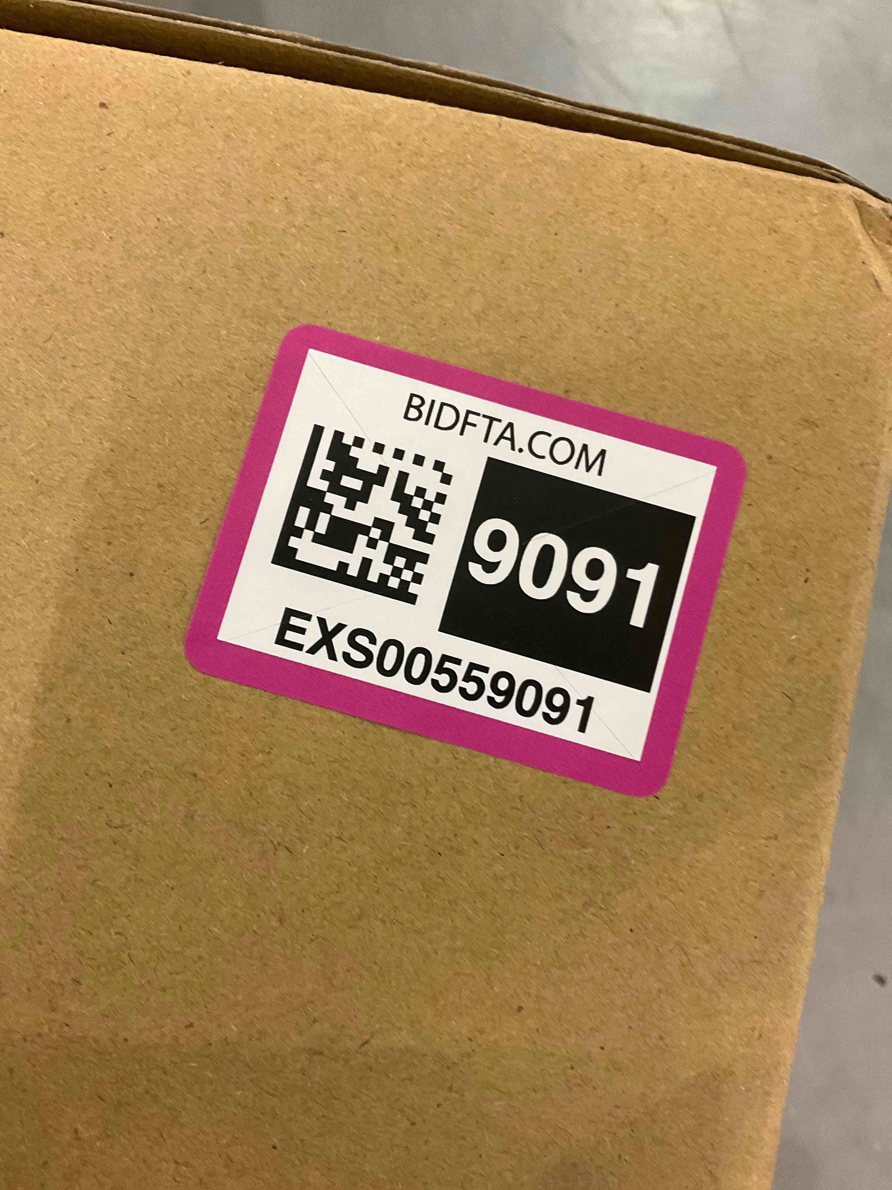 https://s3.amazonaws.com/lotting-images-prod/bidfta/EXS00559091_1694086208977.jpeg