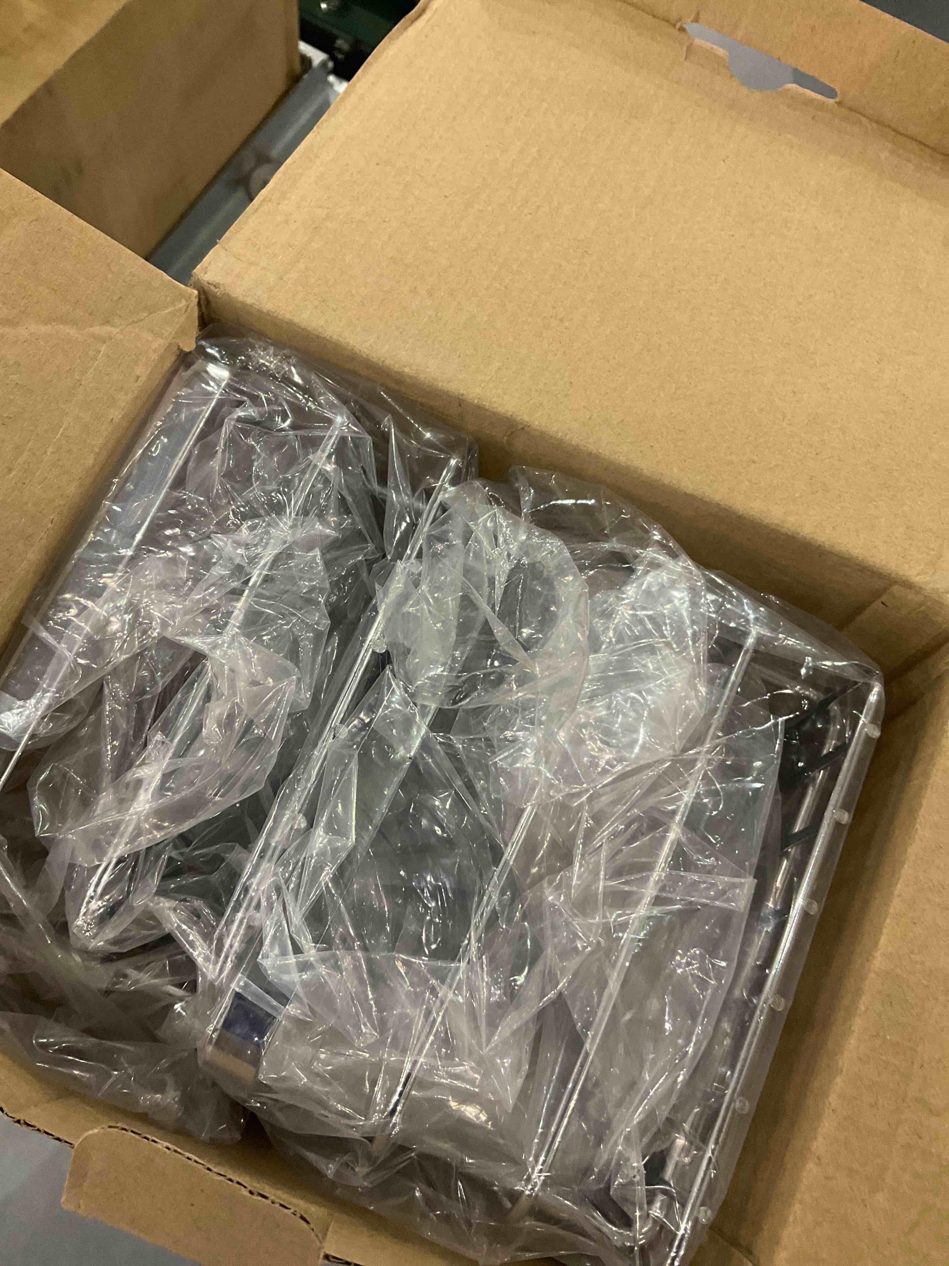 https://s3.amazonaws.com/lotting-images-prod/bidfta/EXS00559094_1694087234065.jpeg