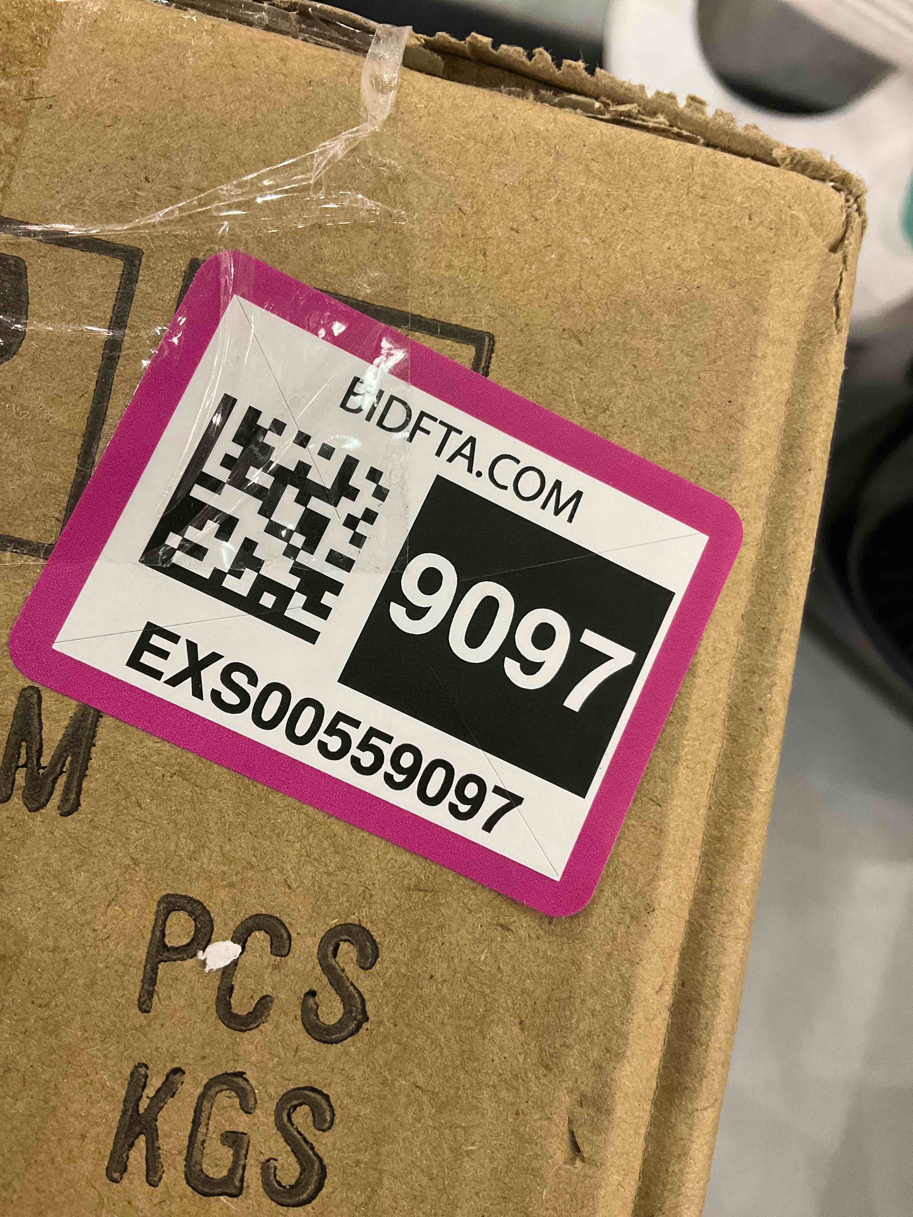 https://s3.amazonaws.com/lotting-images-prod/bidfta/EXS00559097_1694087534139.jpeg