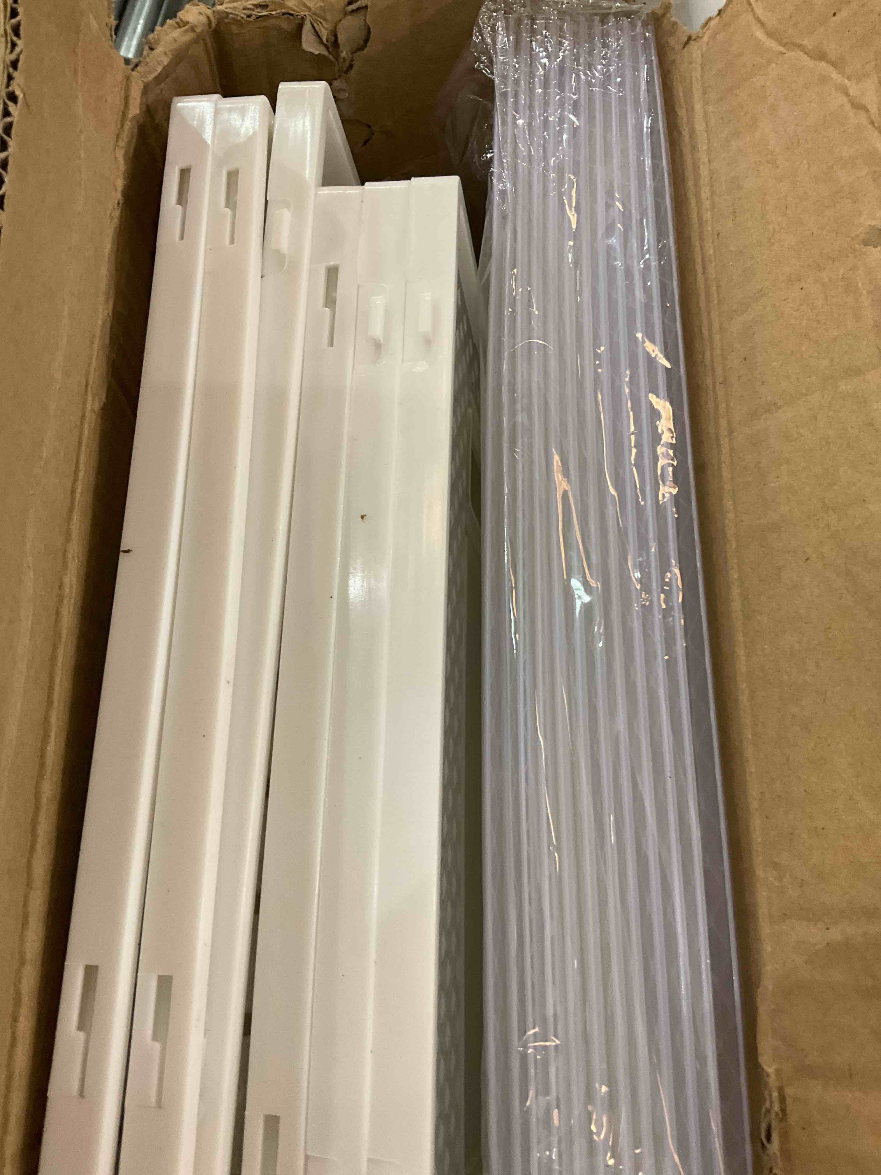 https://s3.amazonaws.com/lotting-images-prod/bidfta/EXS00559227_1694108625428.jpeg