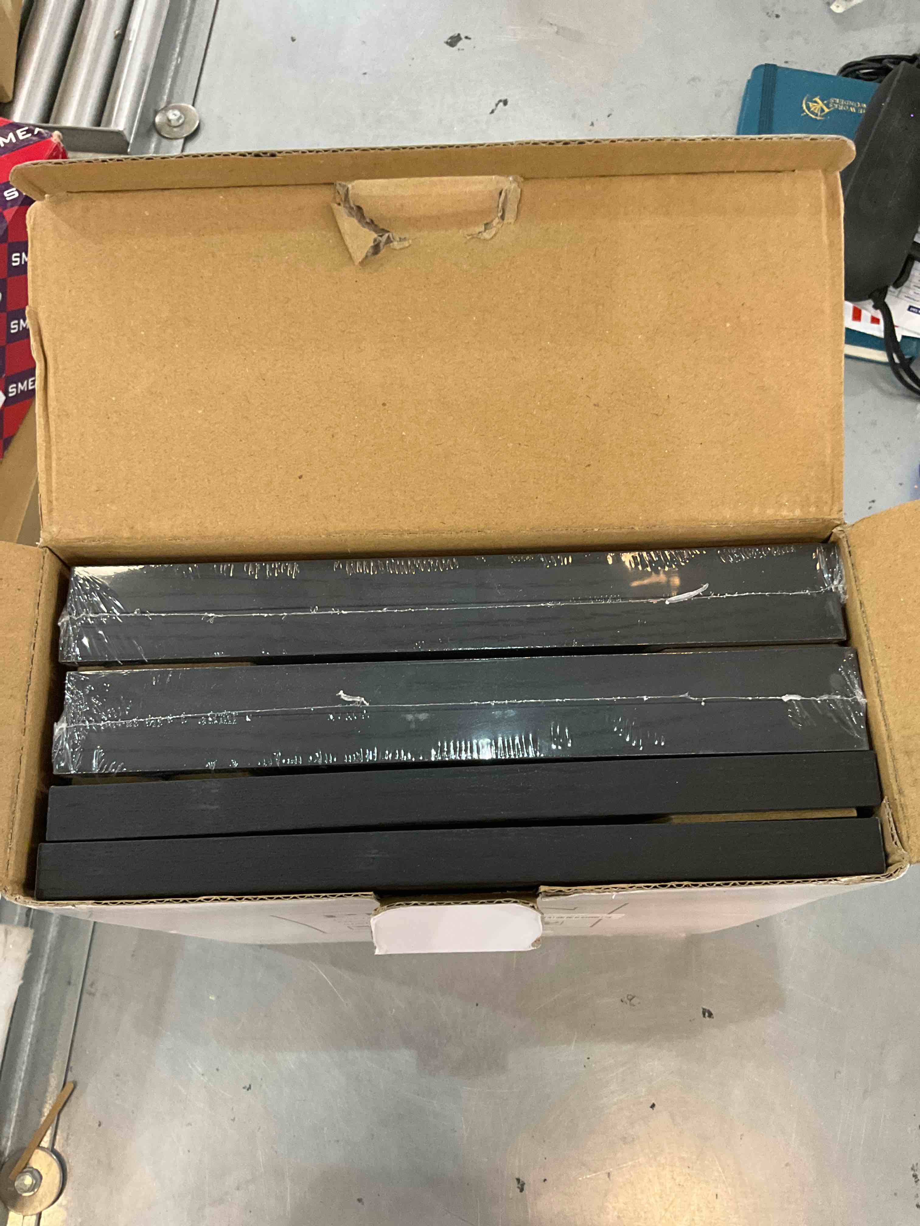 https://s3.amazonaws.com/lotting-images-prod/bidfta/EXS00560000_1694097950612.jpeg