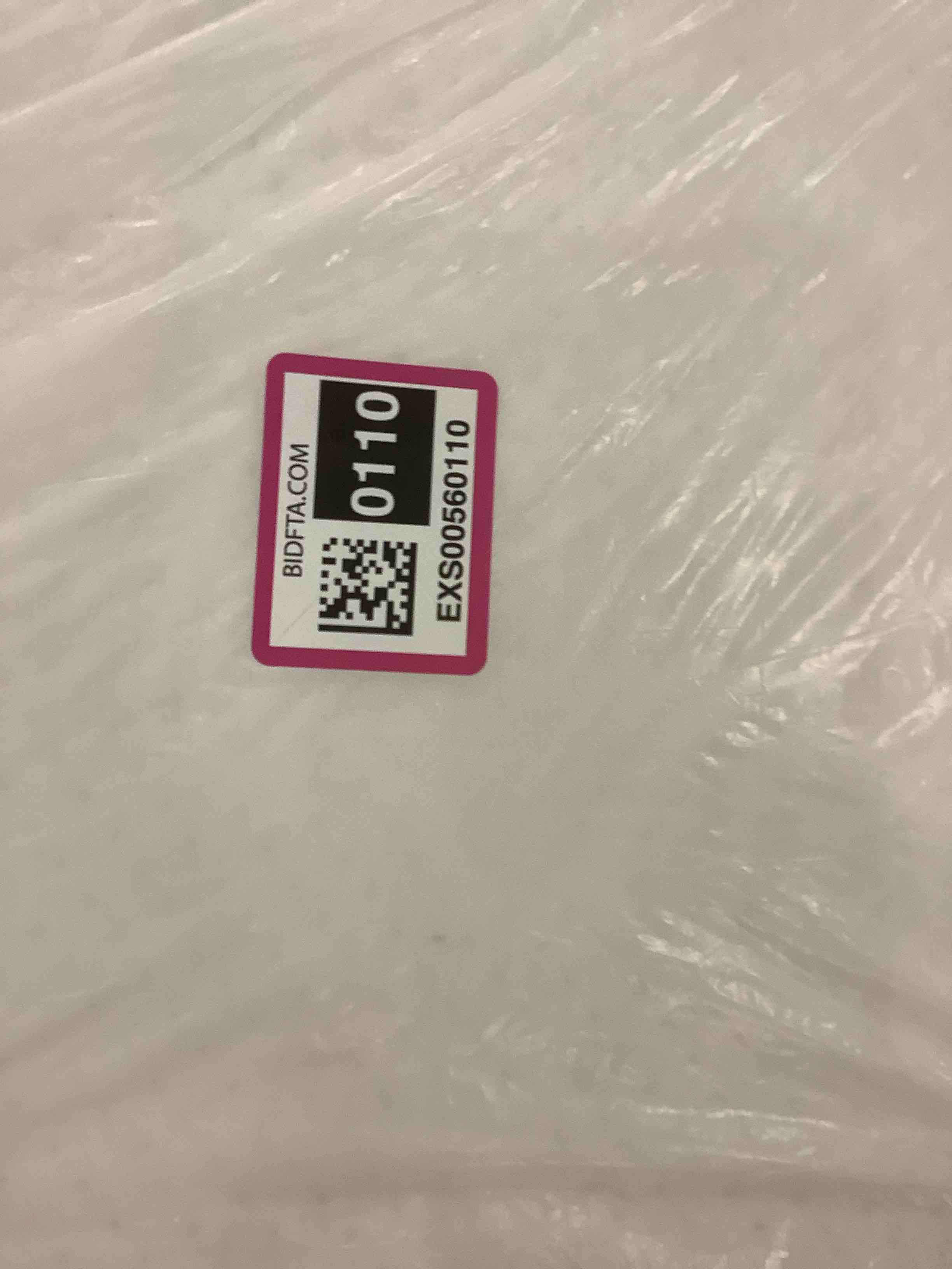 https://s3.amazonaws.com/lotting-images-prod/bidfta/EXS00560110_1699630755507.jpeg