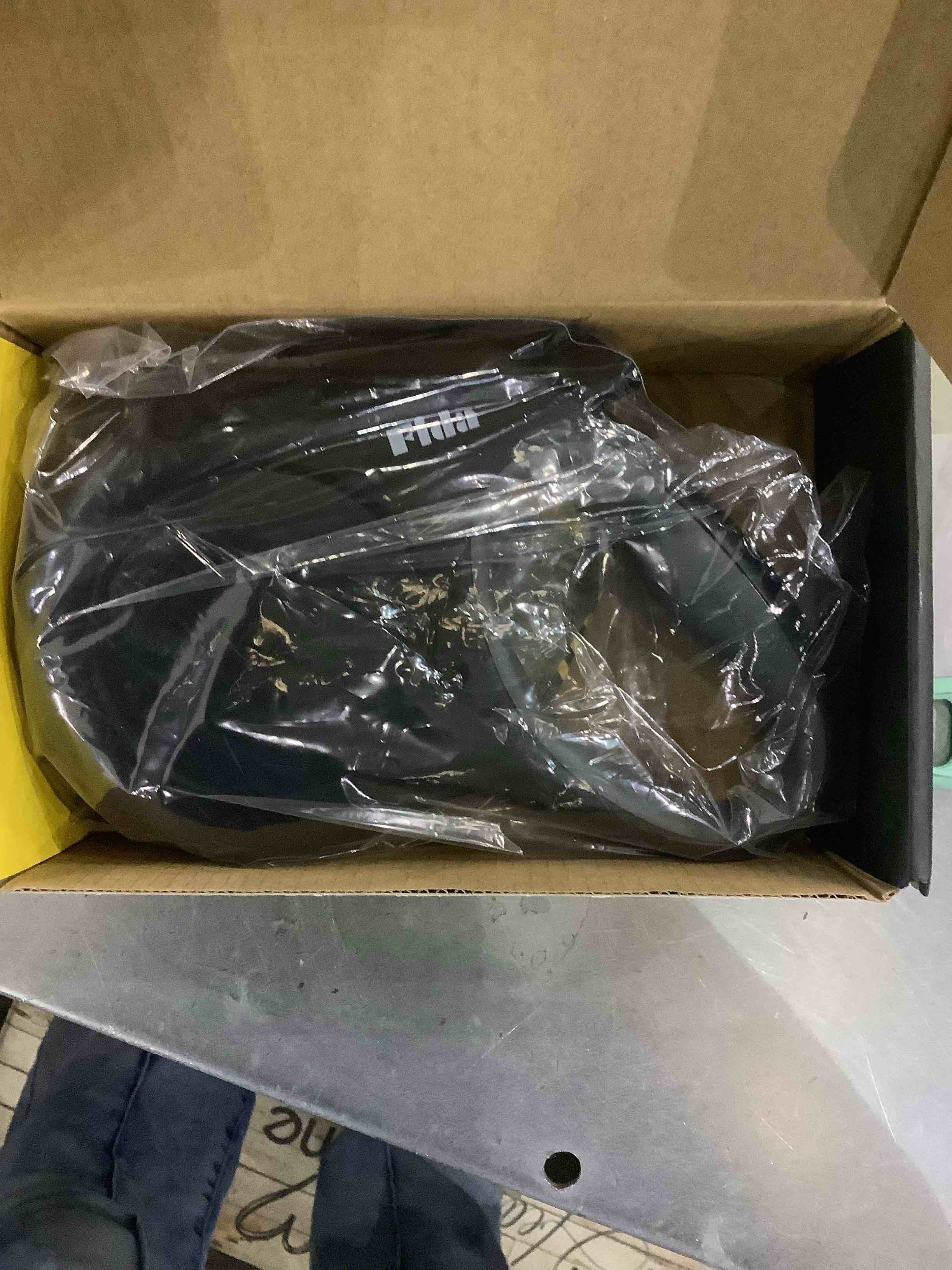 https://s3.amazonaws.com/lotting-images-prod/bidfta/EXS00560185_1699882303829.jpeg