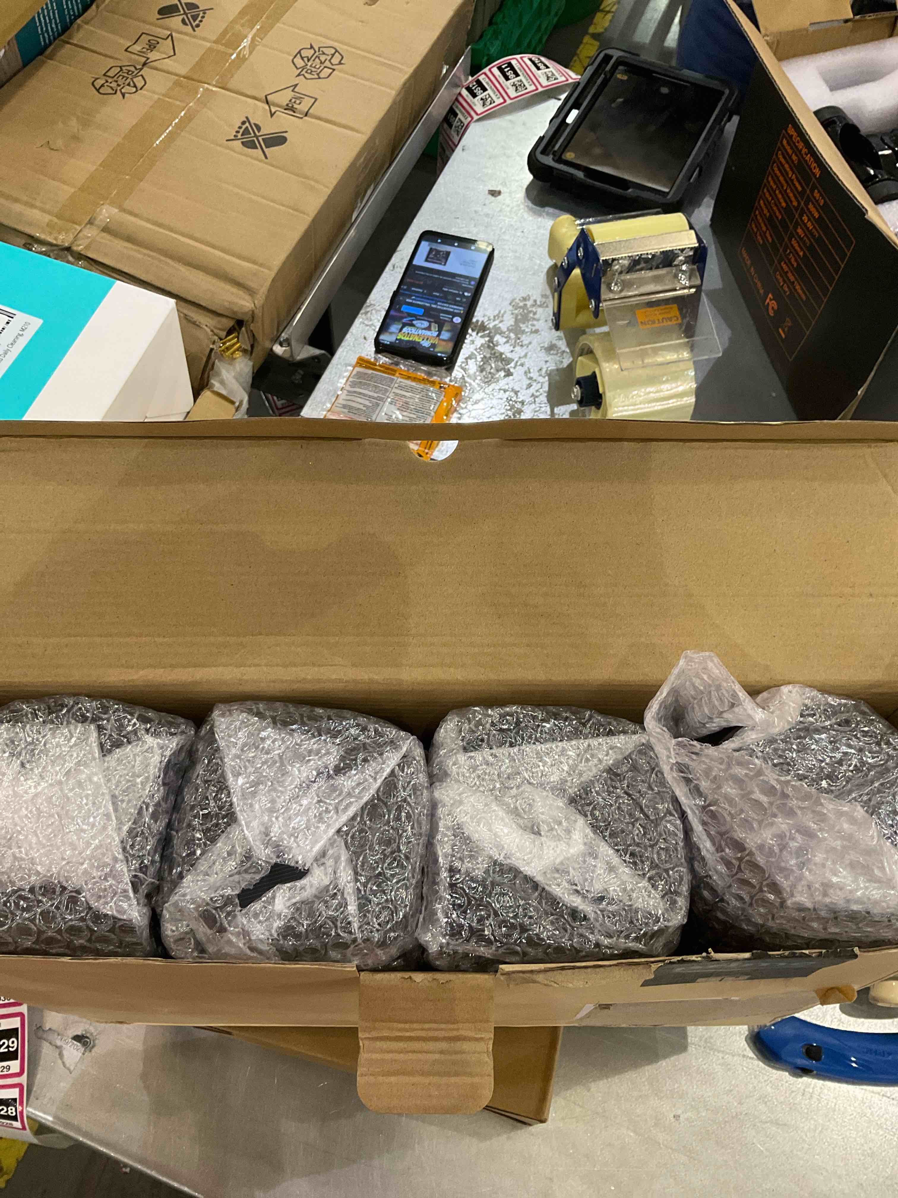 https://s3.amazonaws.com/lotting-images-prod/bidfta/EXS00560362_1700077580726.jpeg