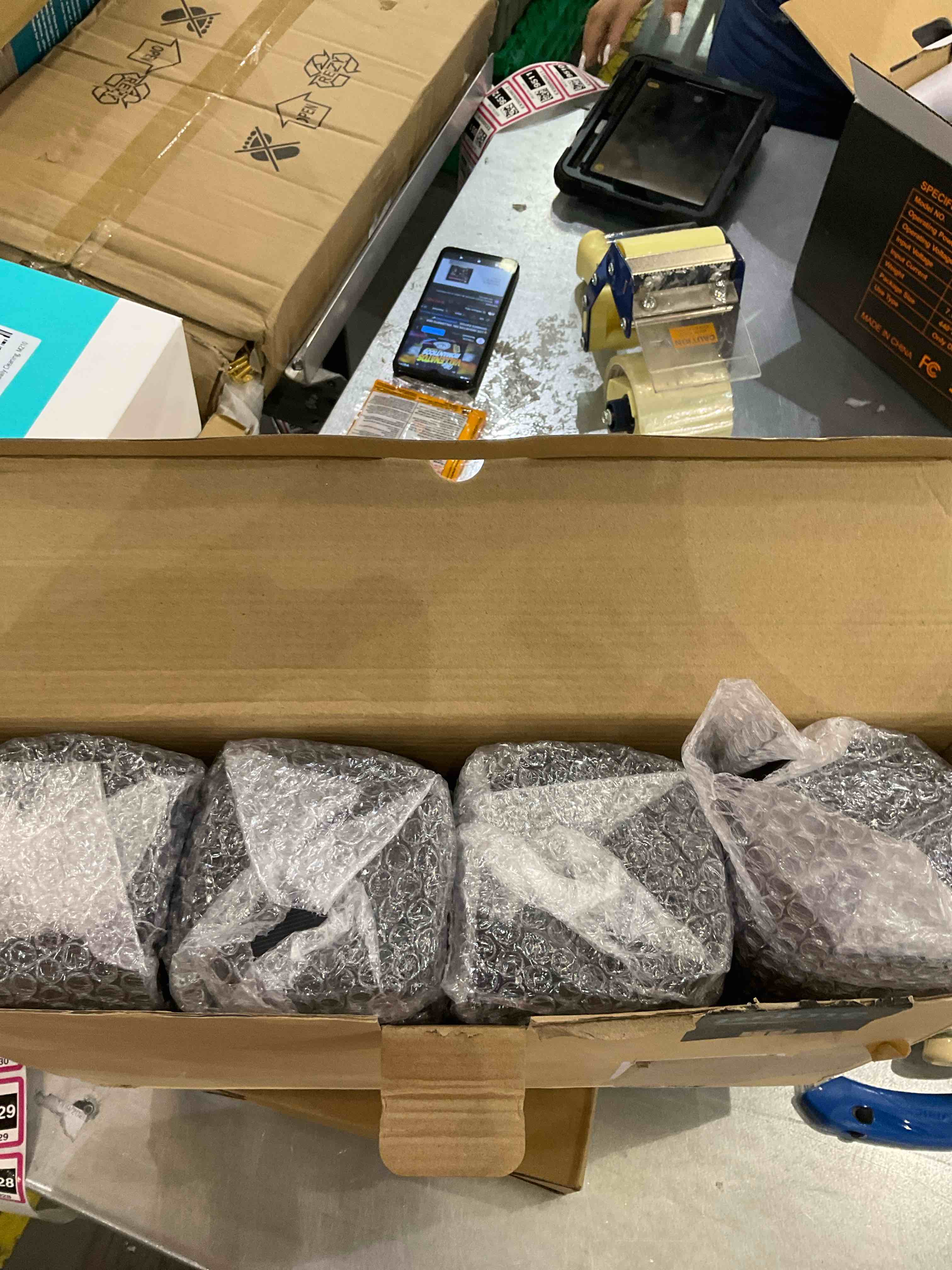 https://s3.amazonaws.com/lotting-images-prod/bidfta/EXS00560362_1700077581922.jpeg