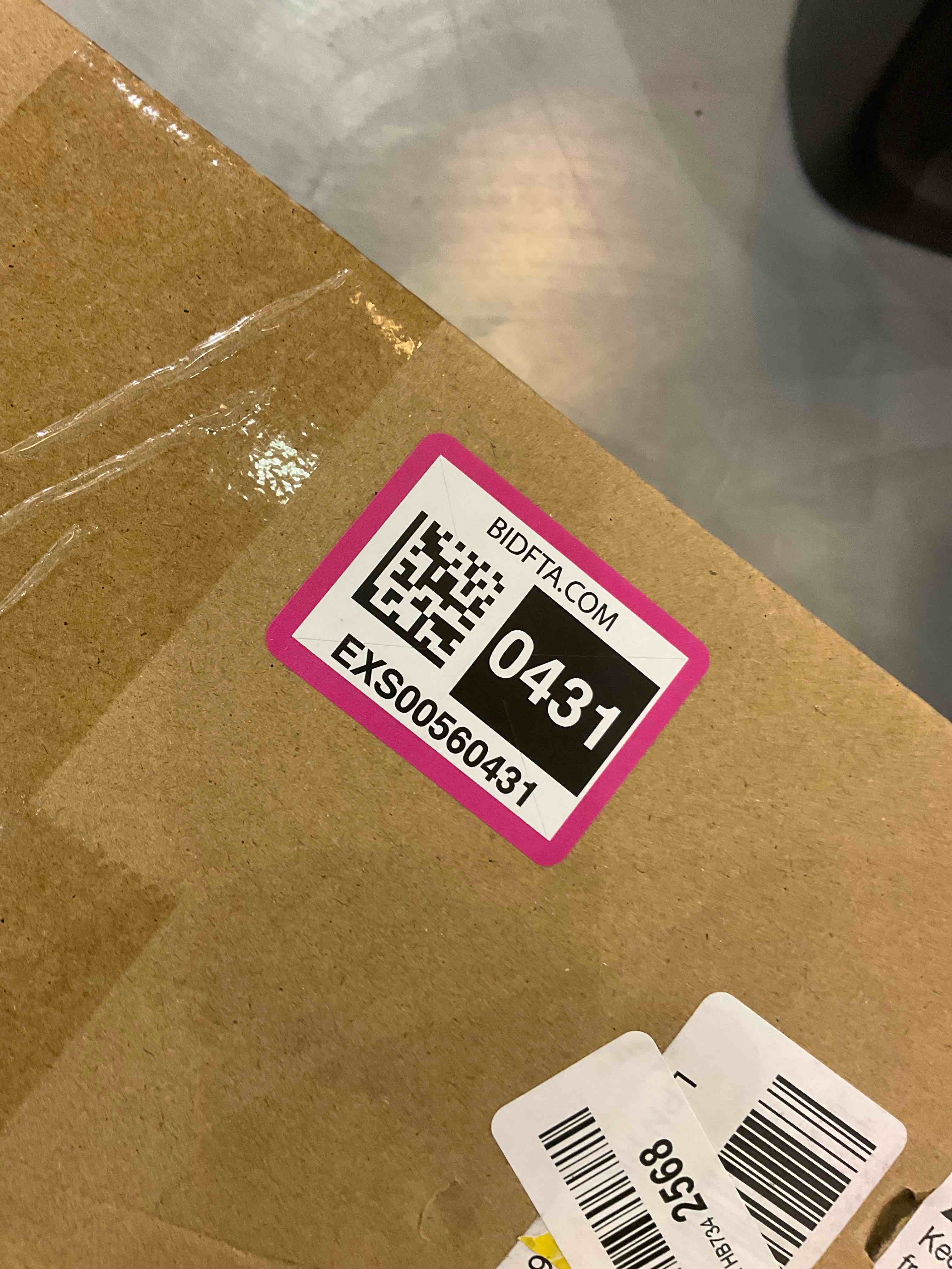 https://s3.amazonaws.com/lotting-images-prod/bidfta/EXS00560431_1700163016327.jpeg