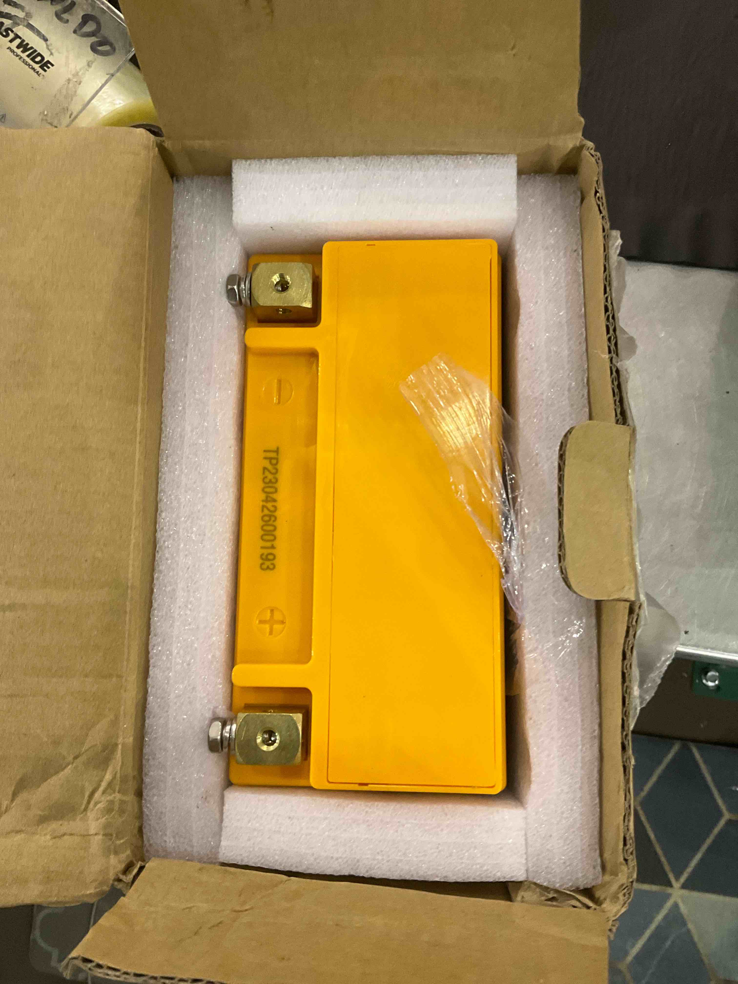 https://s3.amazonaws.com/lotting-images-prod/bidfta/EXS00560449_1700232875907.jpeg