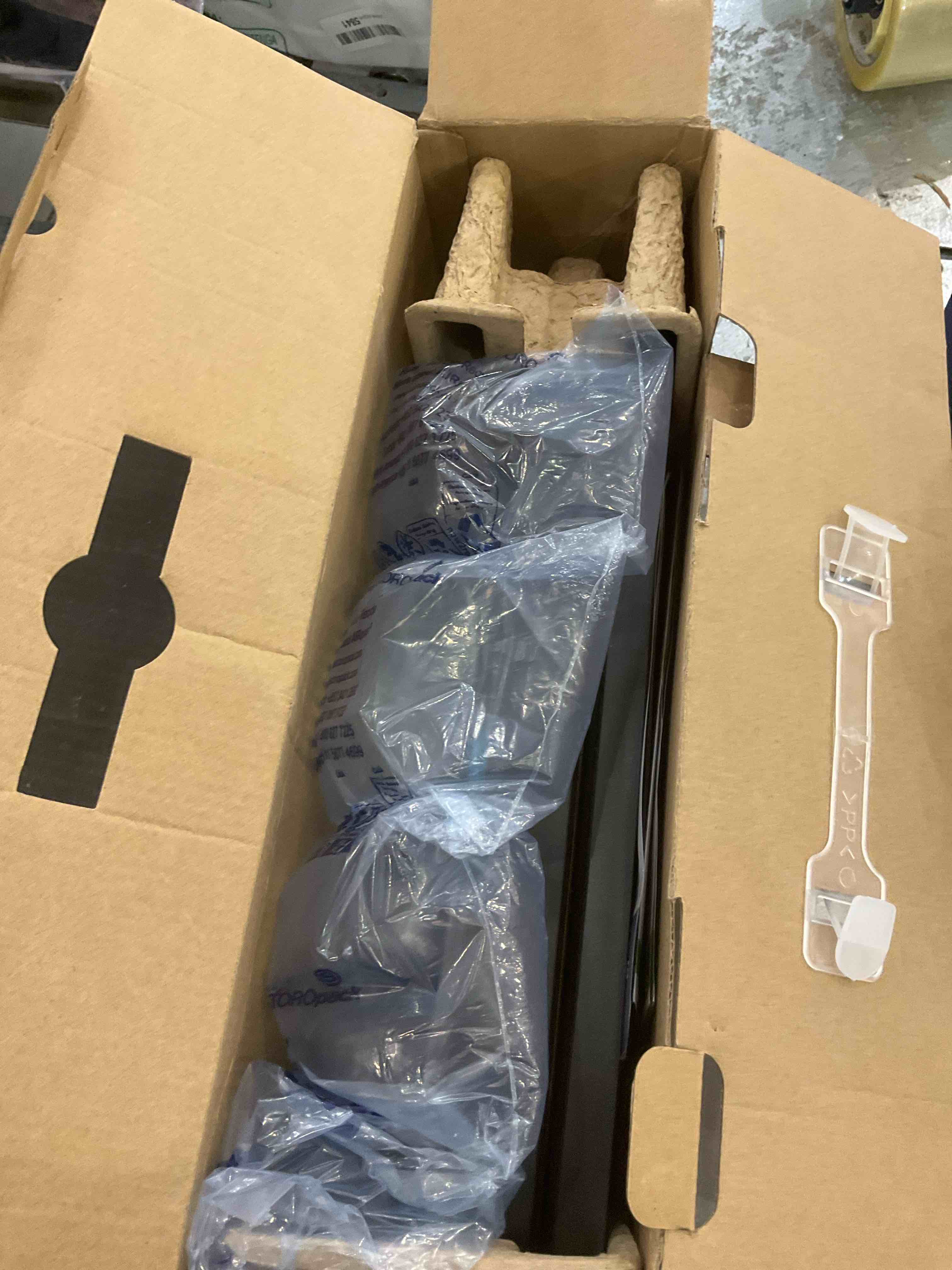 https://s3.amazonaws.com/lotting-images-prod/bidfta/EXS00561233_1699629148143.jpeg