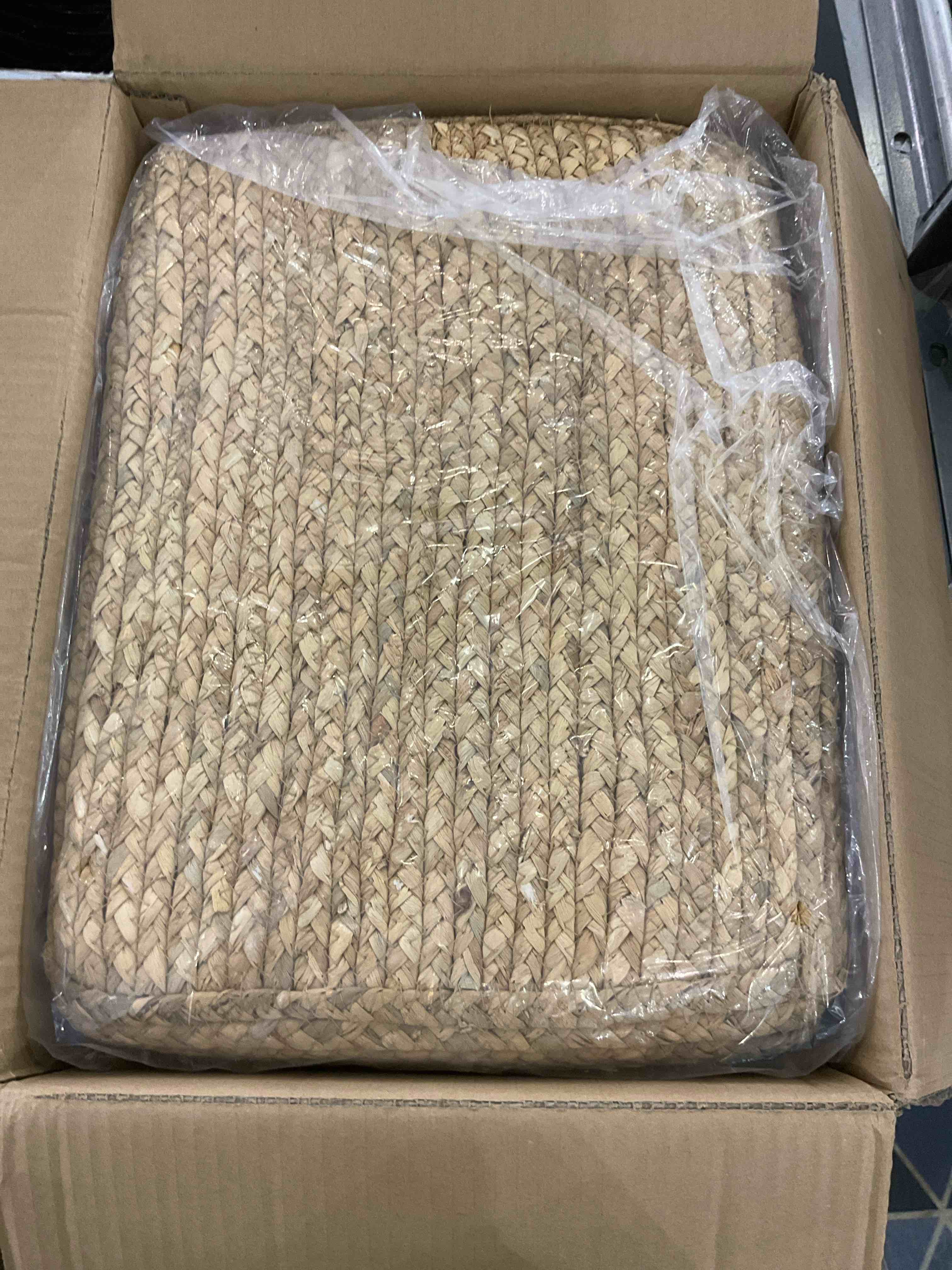 https://s3.amazonaws.com/lotting-images-prod/bidfta/EXS00561565_1699905301657.jpeg