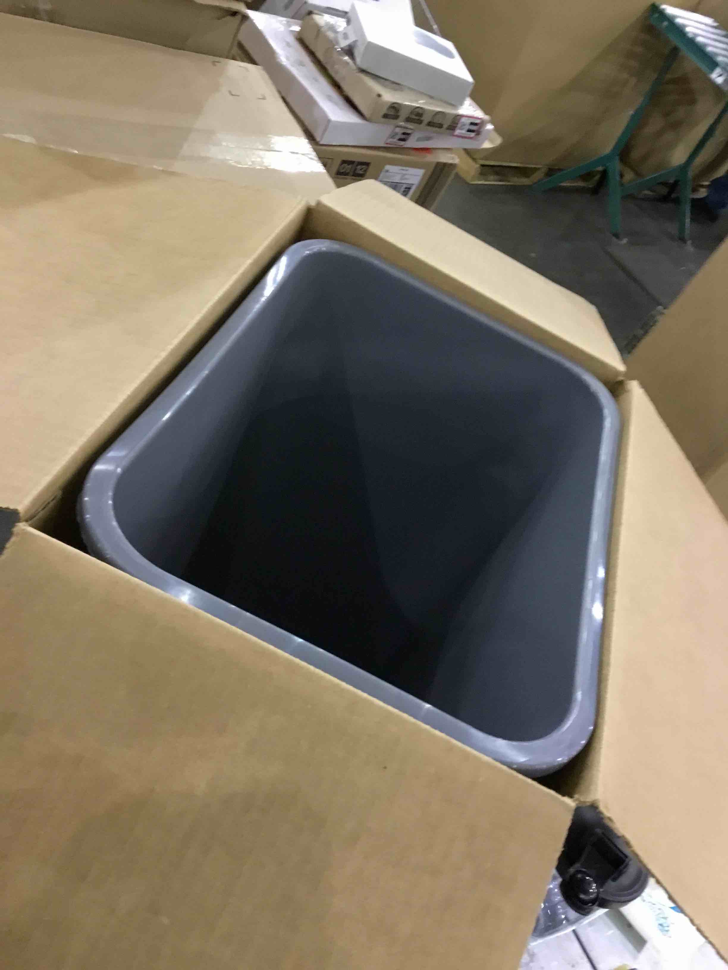 https://s3.amazonaws.com/lotting-images-prod/bidfta/EXS00561578_1699886030856.jpeg