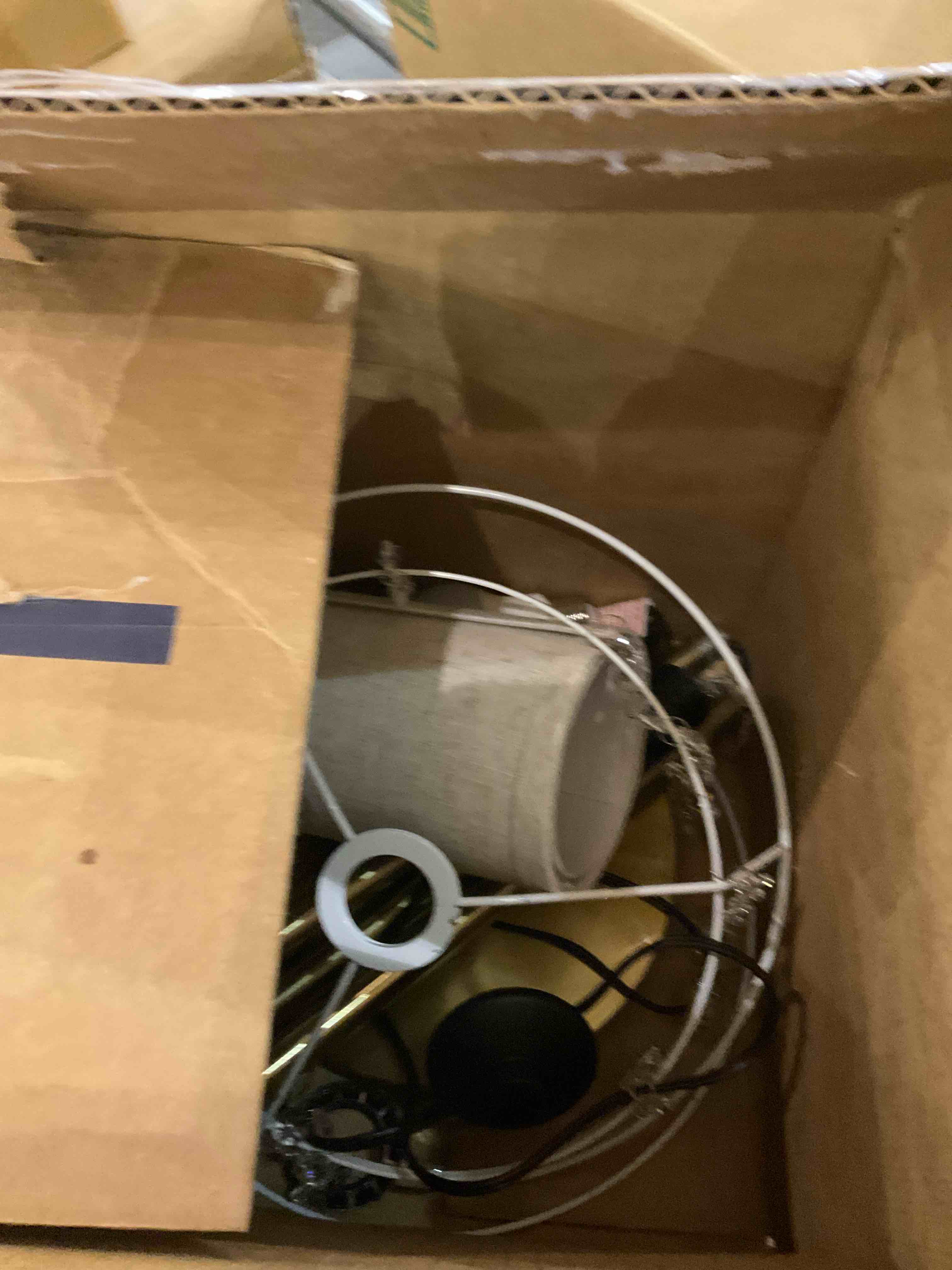 https://s3.amazonaws.com/lotting-images-prod/bidfta/EXS00561746_1699968888930.jpeg