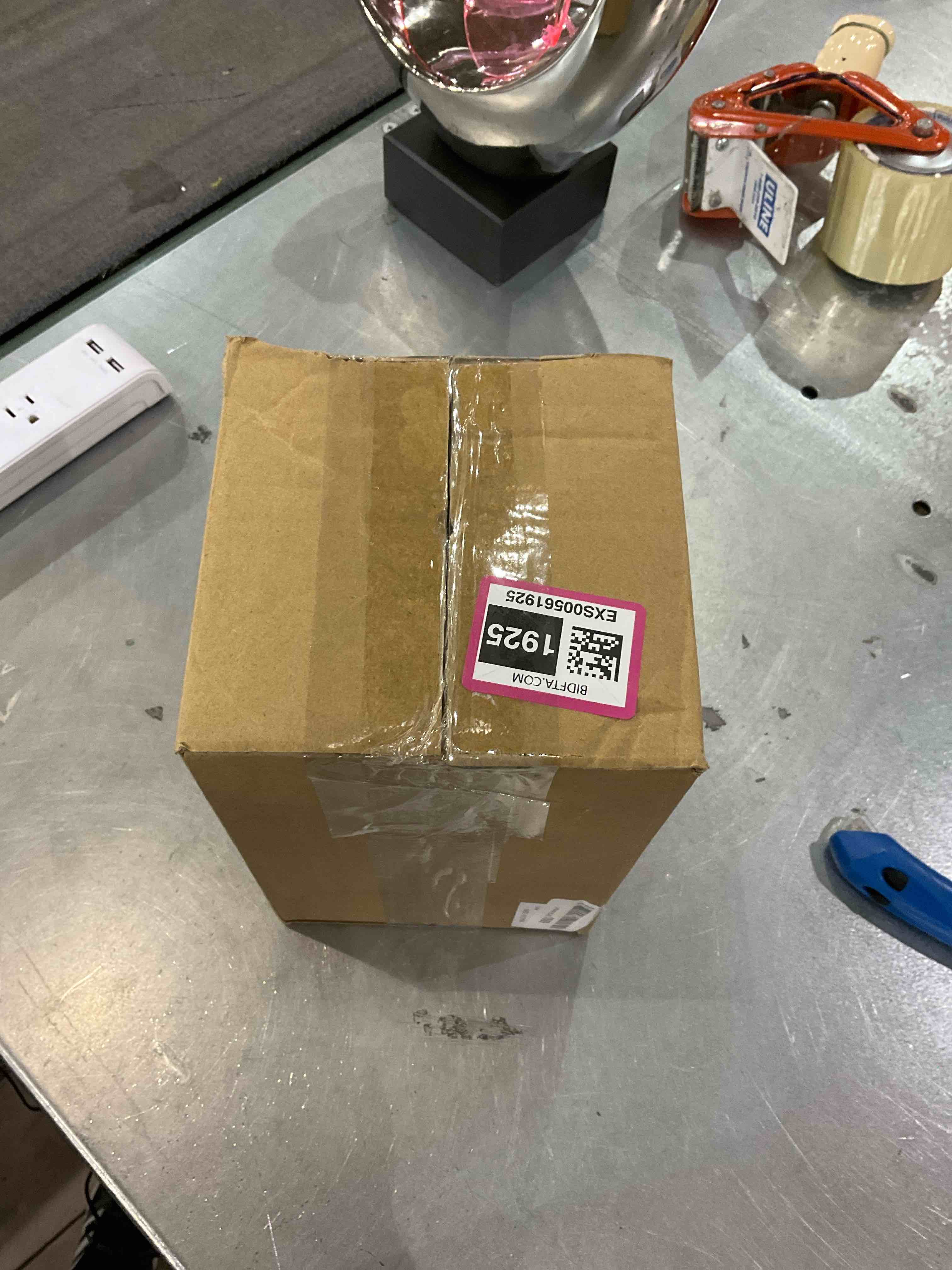 https://s3.amazonaws.com/lotting-images-prod/bidfta/EXS00561925_1700140335481.jpeg