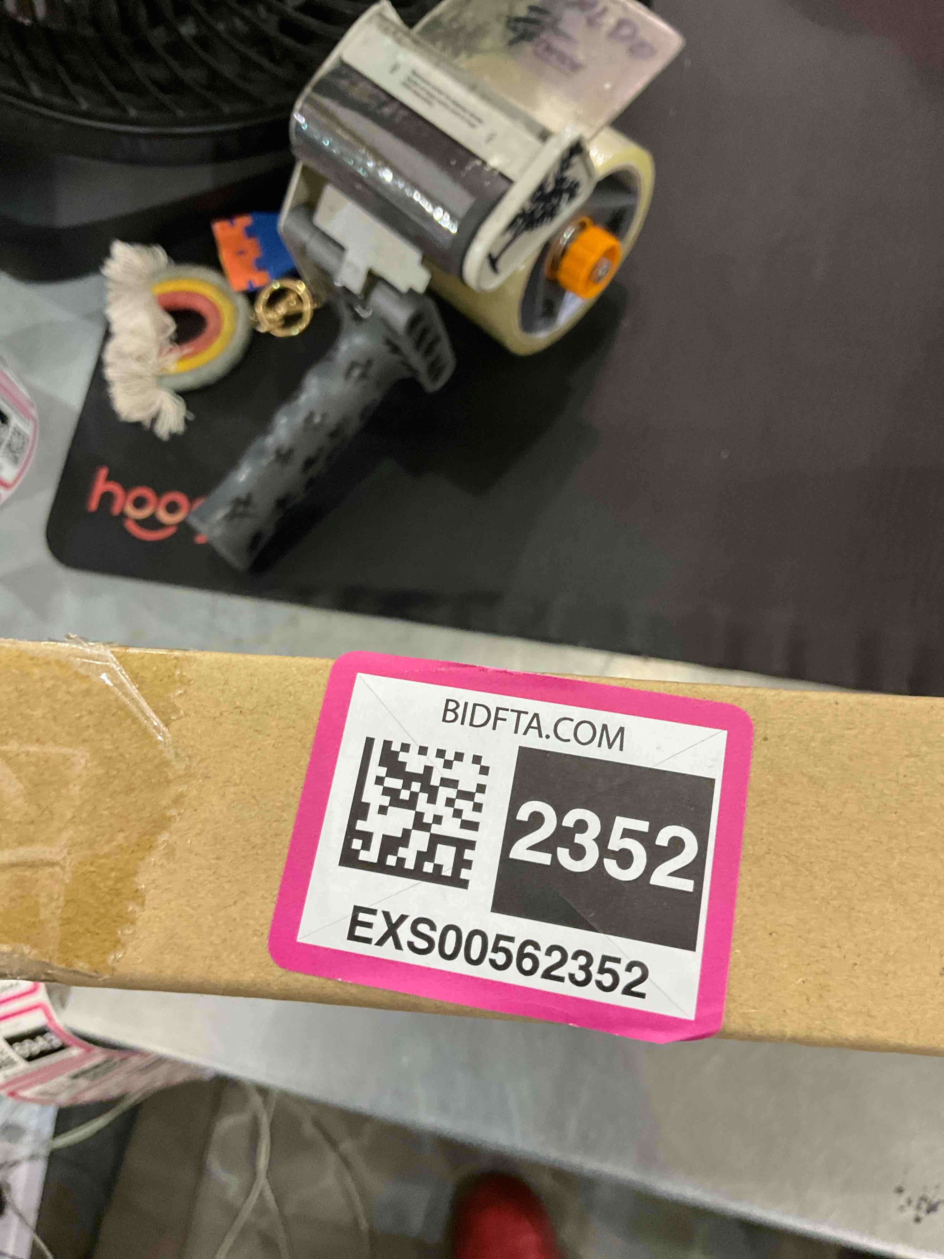 https://s3.amazonaws.com/lotting-images-prod/bidfta/EXS00562352_1699969919122.jpeg
