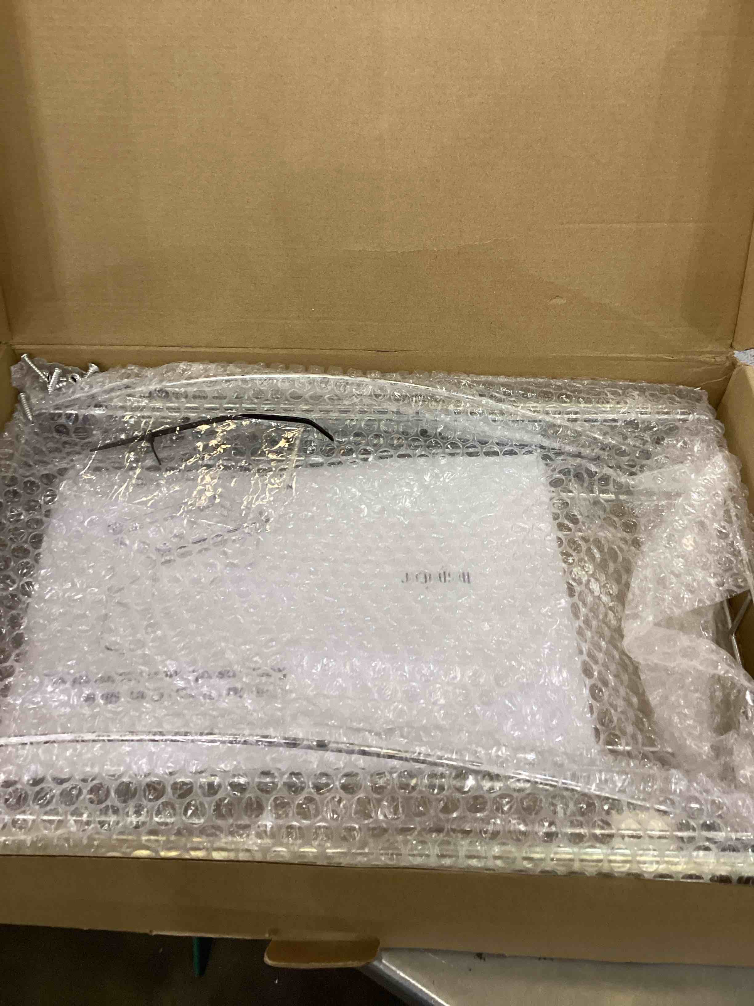 https://s3.amazonaws.com/lotting-images-prod/bidfta/EXS00562563_1698852054262.jpeg