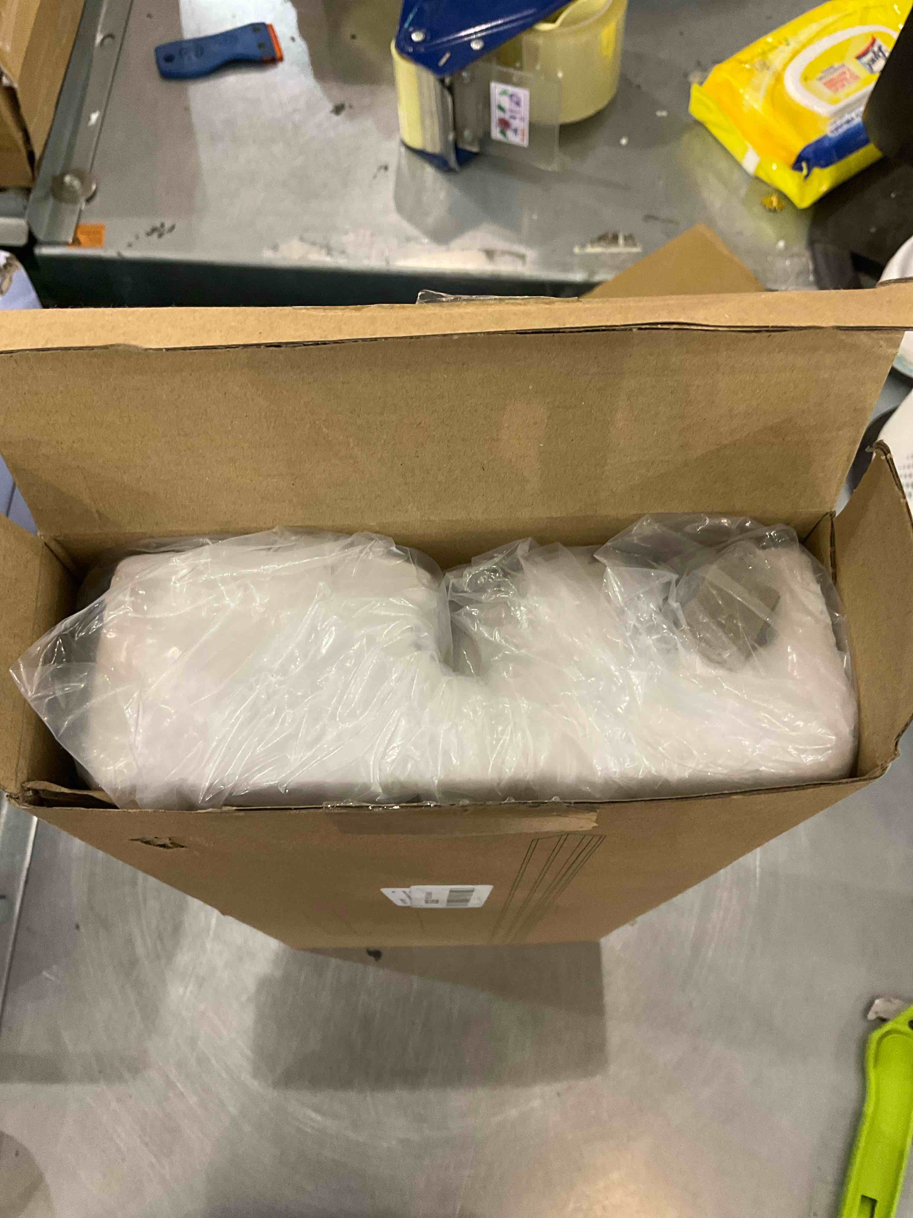 https://s3.amazonaws.com/lotting-images-prod/bidfta/EXS00562926_1699371837421.jpeg