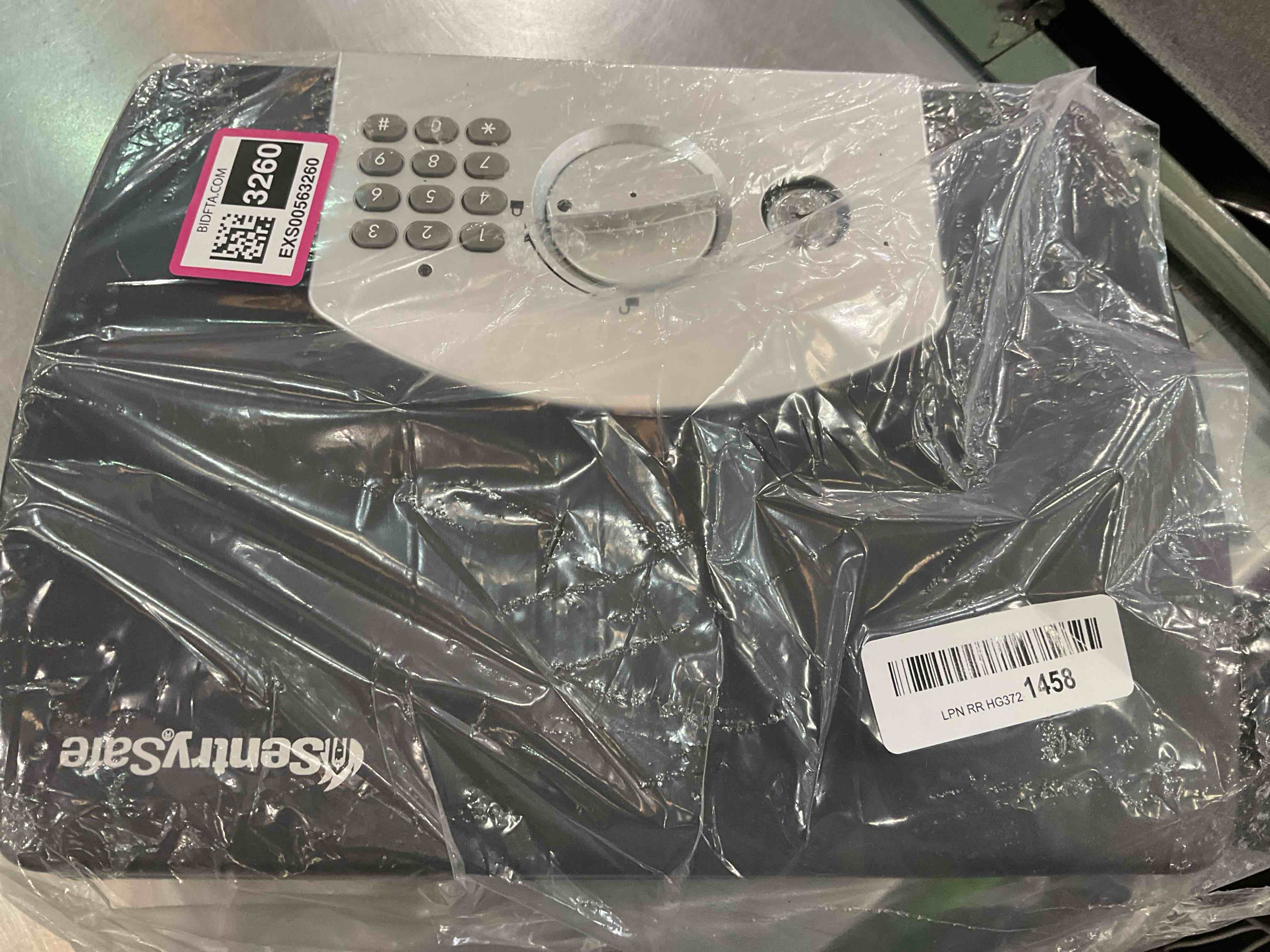 https://s3.amazonaws.com/lotting-images-prod/bidfta/EXS00563260_1701886665771.jpeg