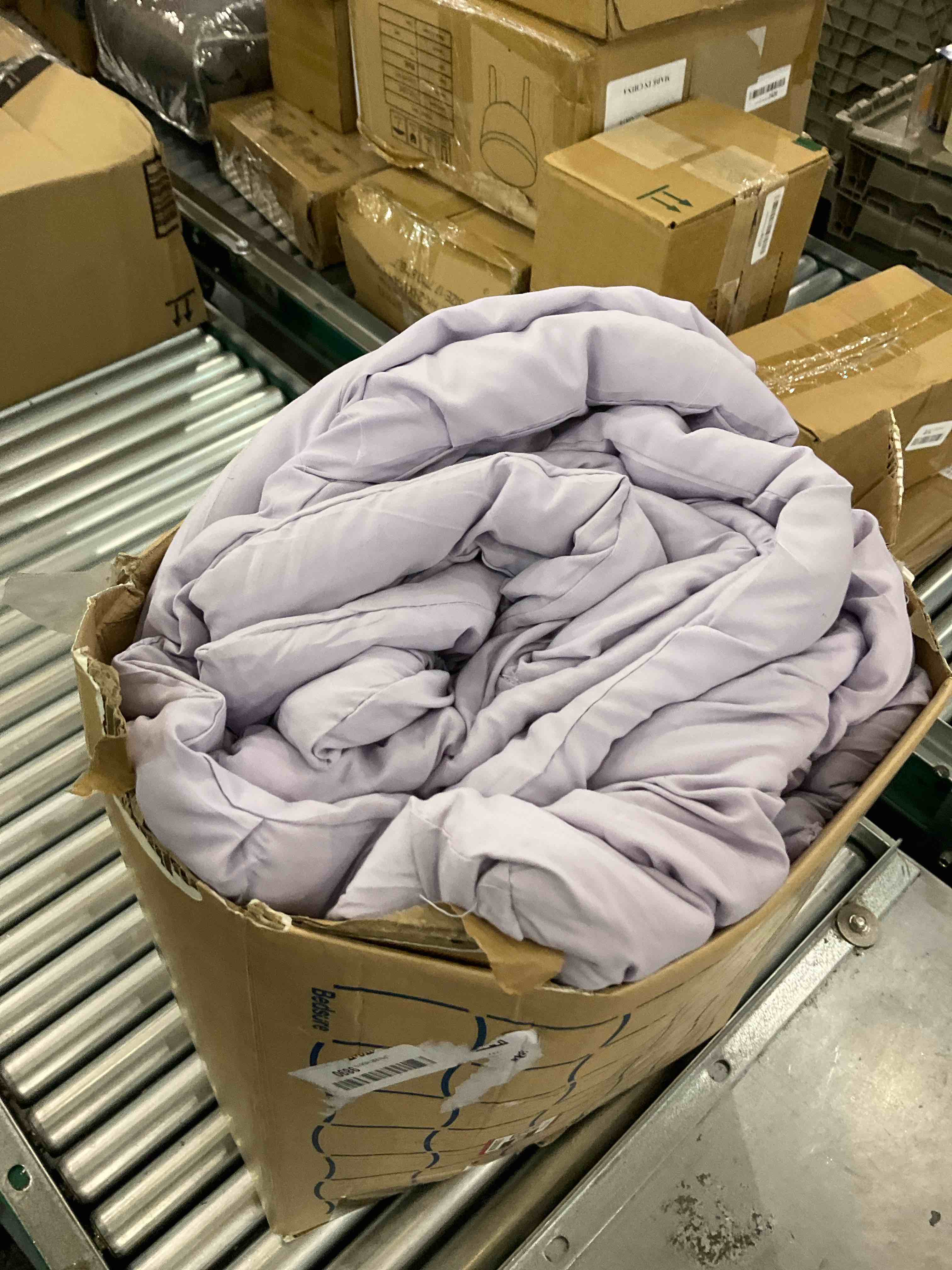 https://s3.amazonaws.com/lotting-images-prod/bidfta/EXS00563398_1704478867323.jpeg