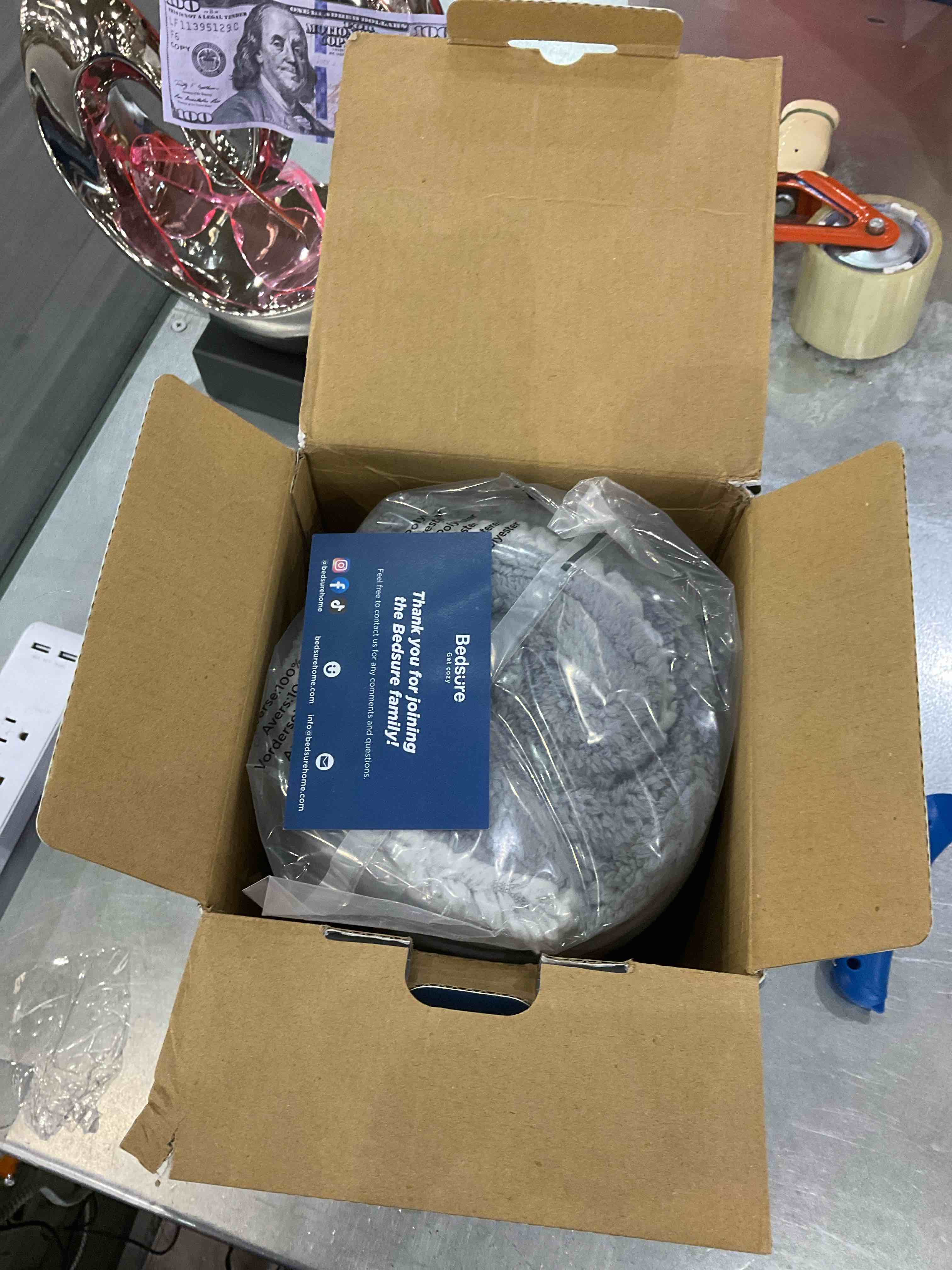 https://s3.amazonaws.com/lotting-images-prod/bidfta/EXS00563652_1700140530406.jpeg