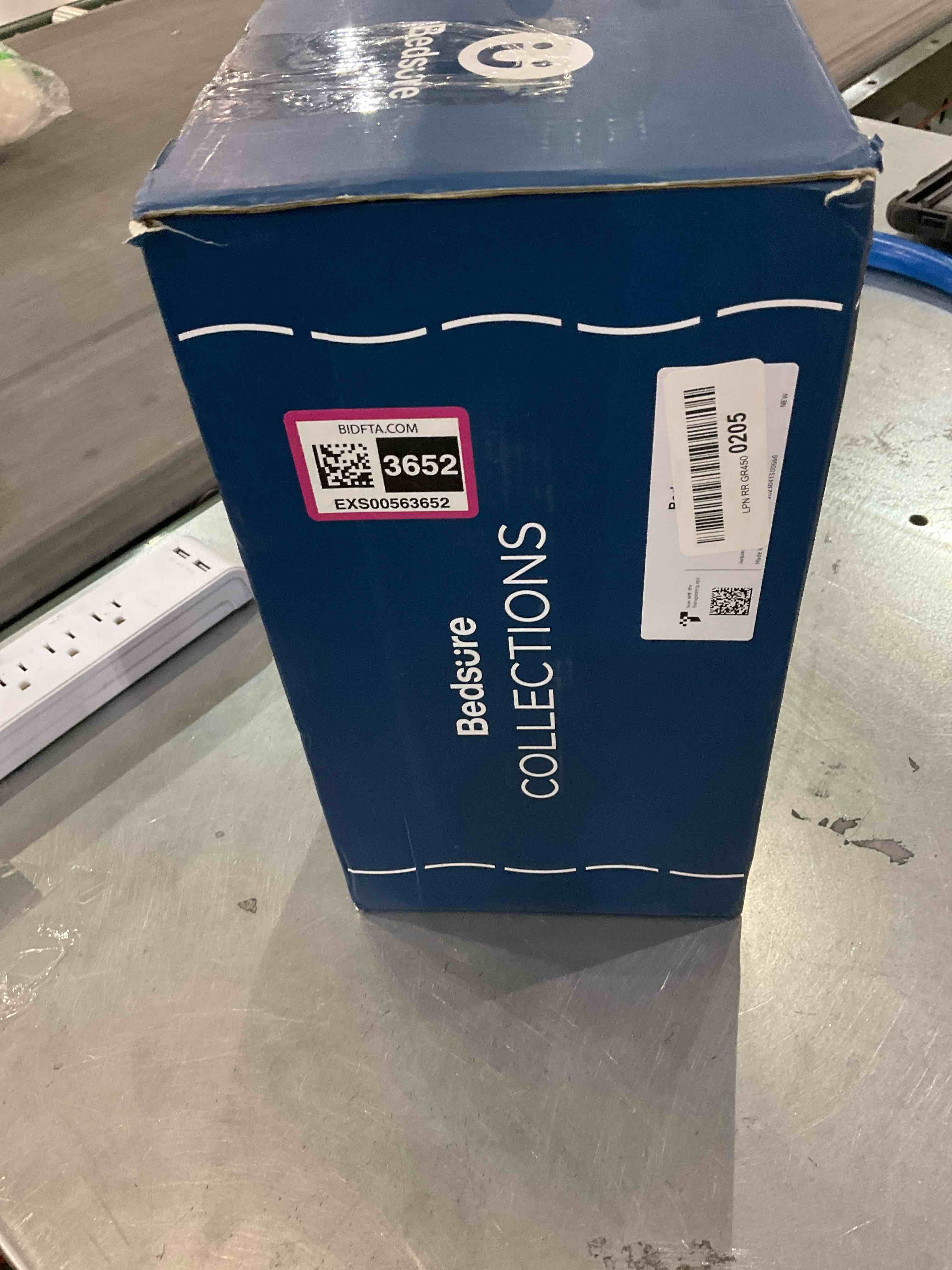 https://s3.amazonaws.com/lotting-images-prod/bidfta/EXS00563652_1700140554307.jpeg