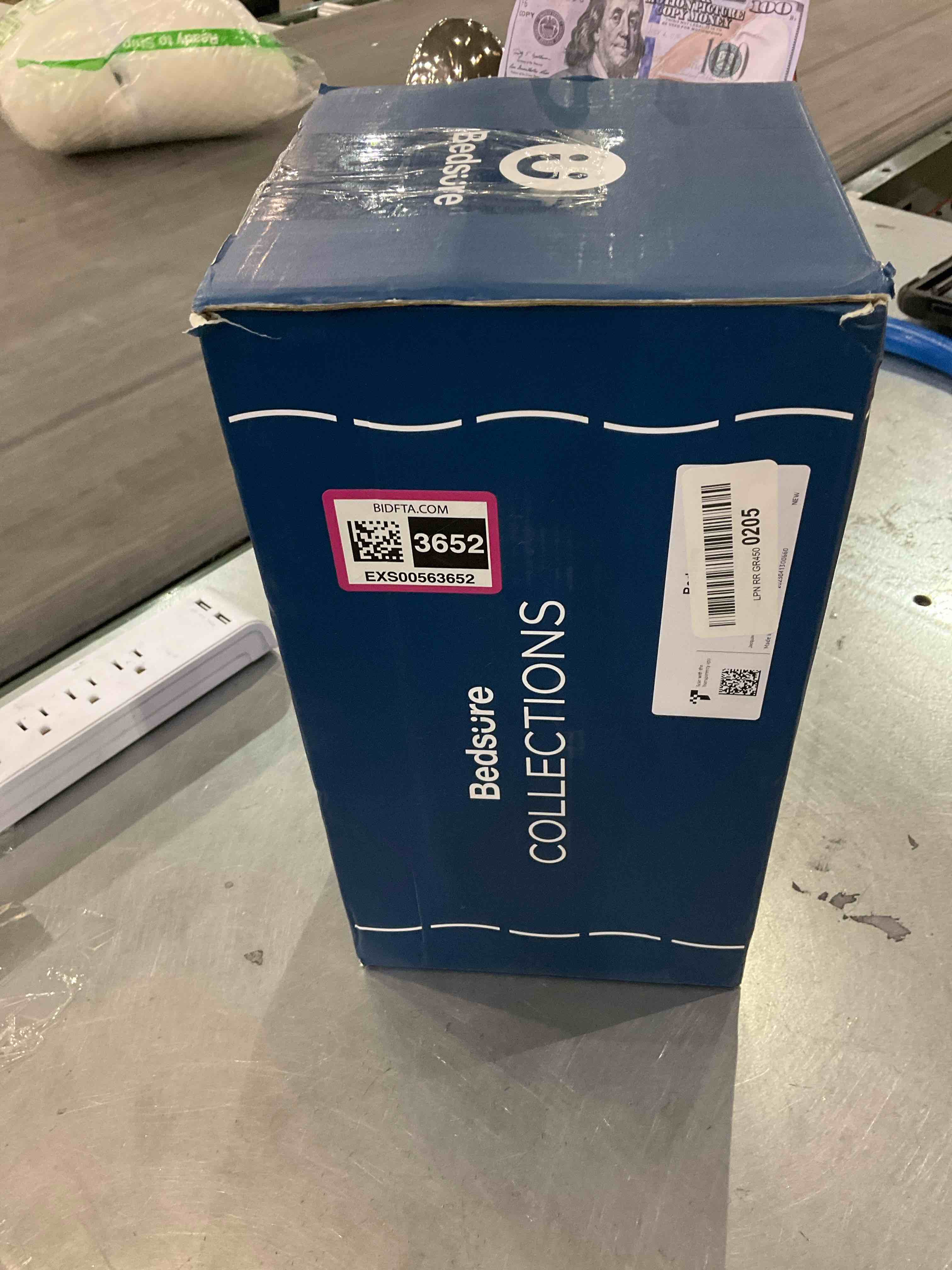 https://s3.amazonaws.com/lotting-images-prod/bidfta/EXS00563652_1700140555502.jpeg