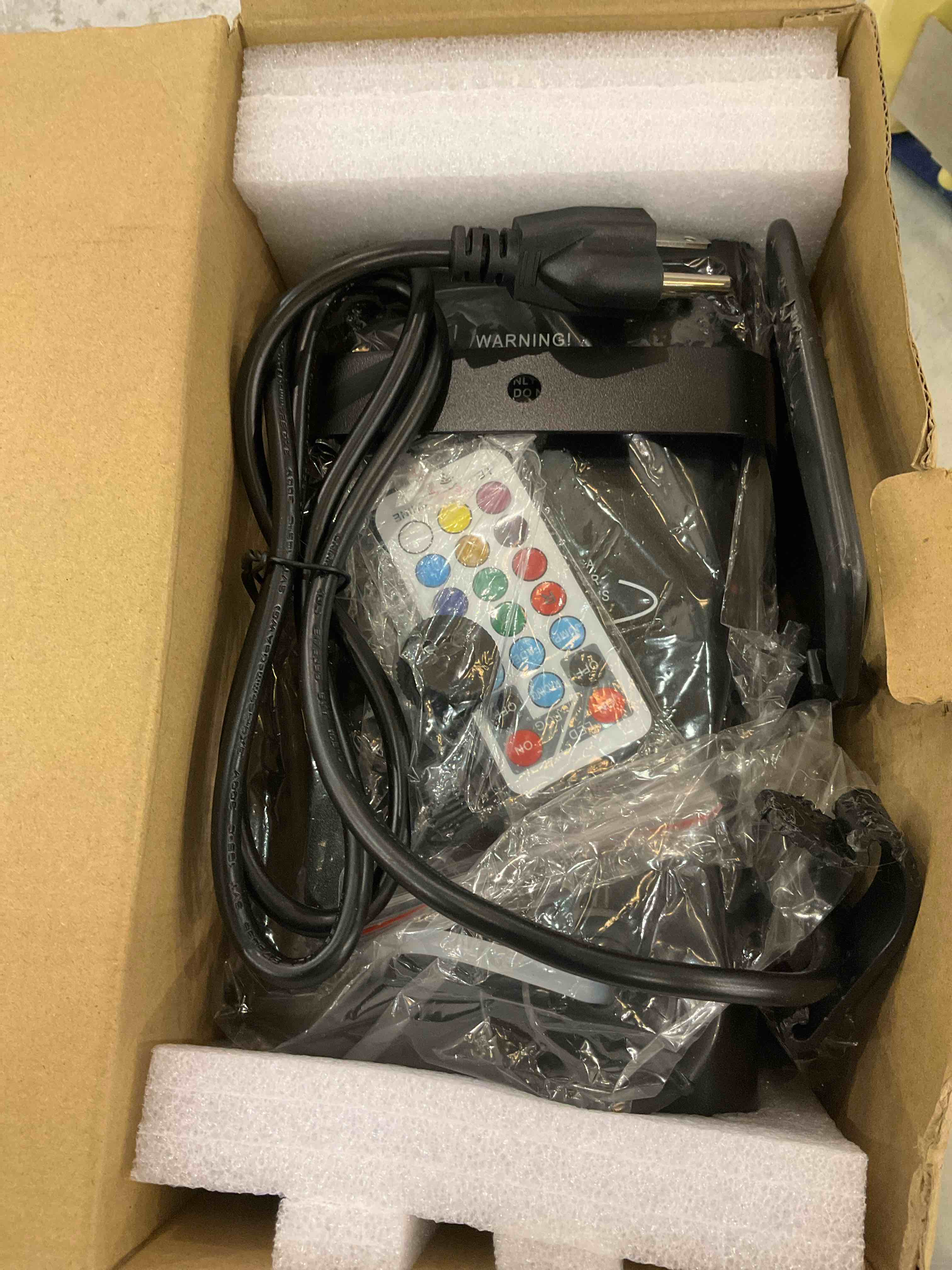 https://s3.amazonaws.com/lotting-images-prod/bidfta/EXS00563884_1701106757595.jpeg