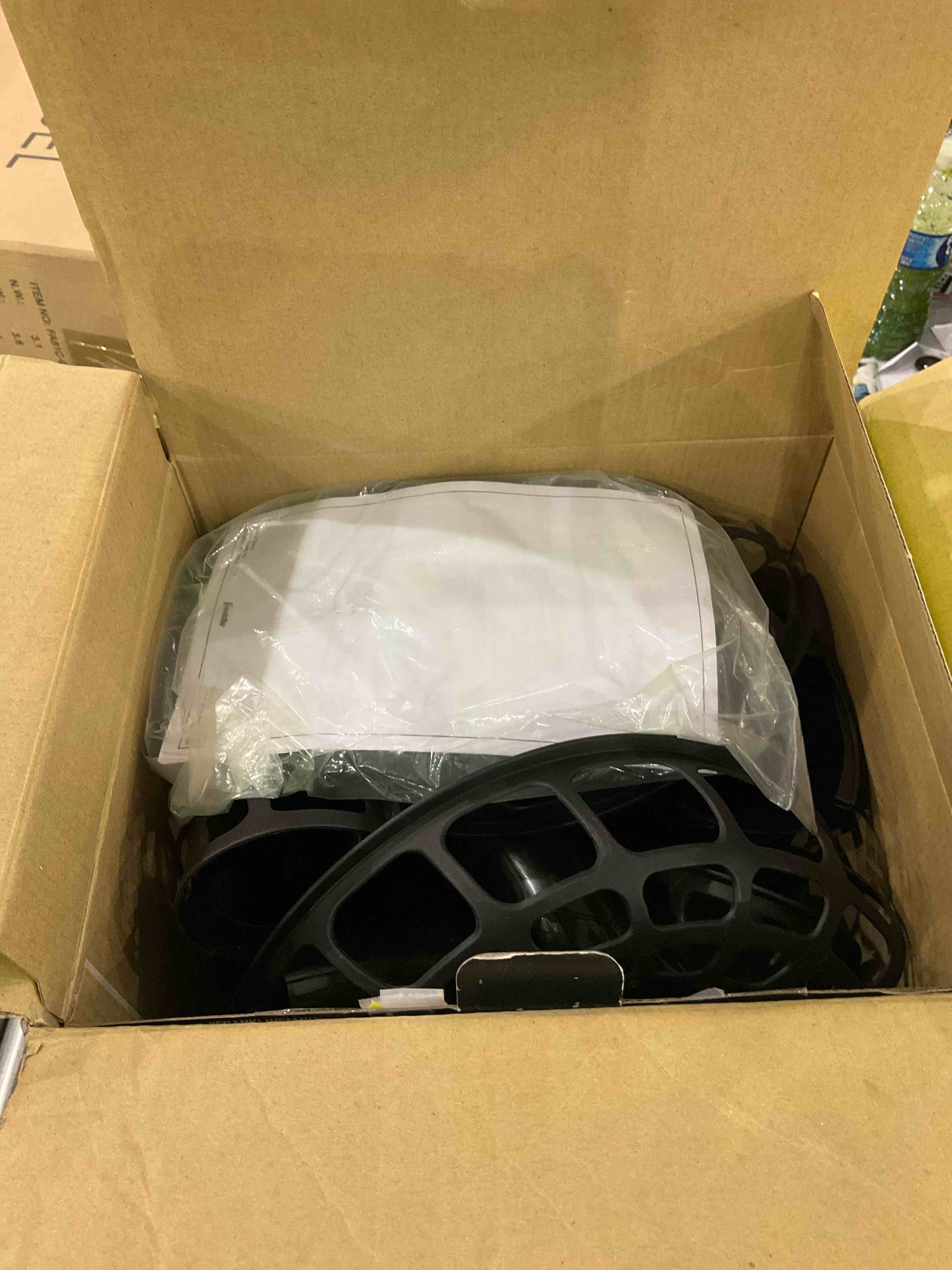https://s3.amazonaws.com/lotting-images-prod/bidfta/EXS00564081_1698840076032.jpeg