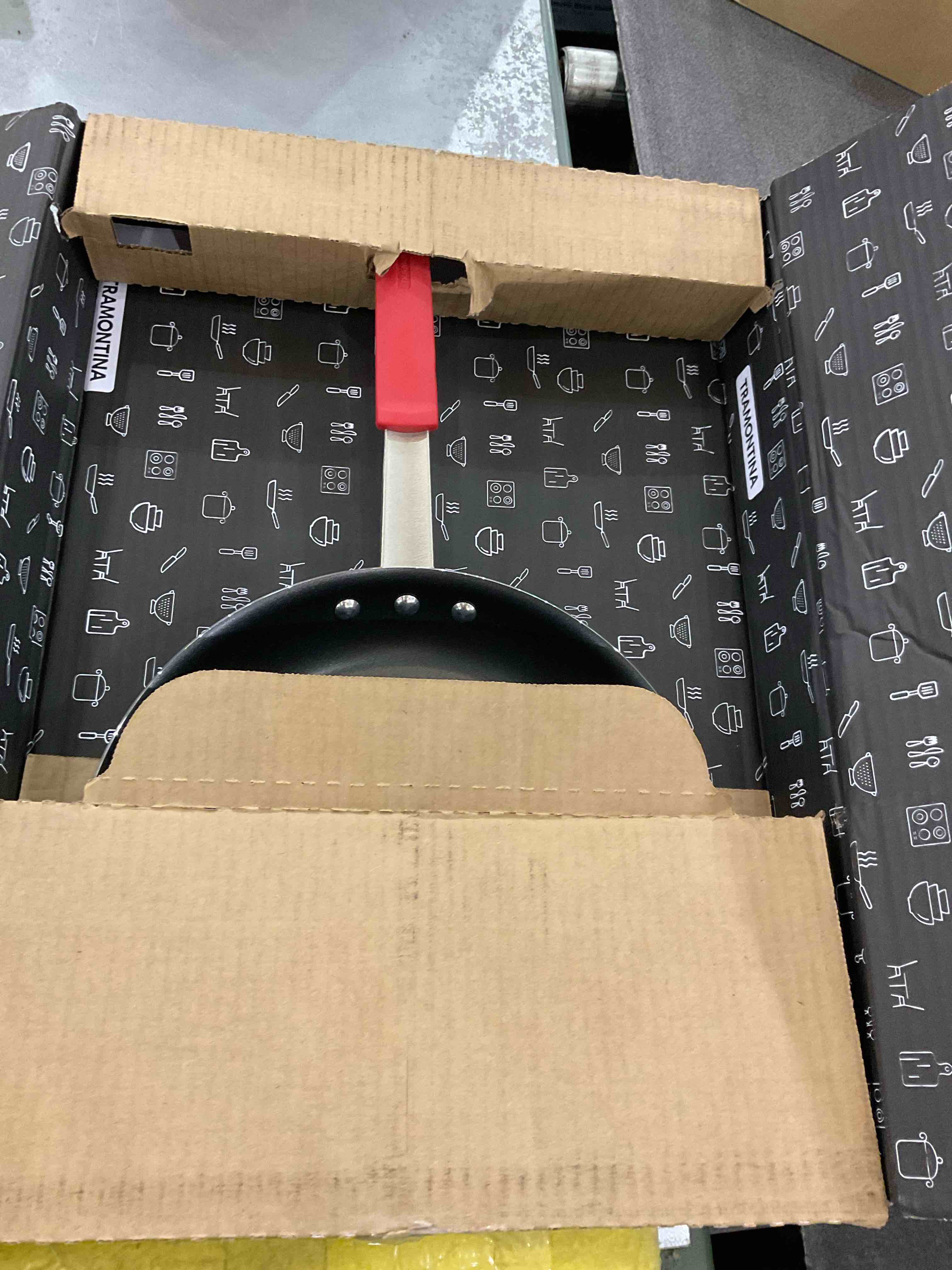 https://s3.amazonaws.com/lotting-images-prod/bidfta/EXS00564671_1699372257635.jpeg
