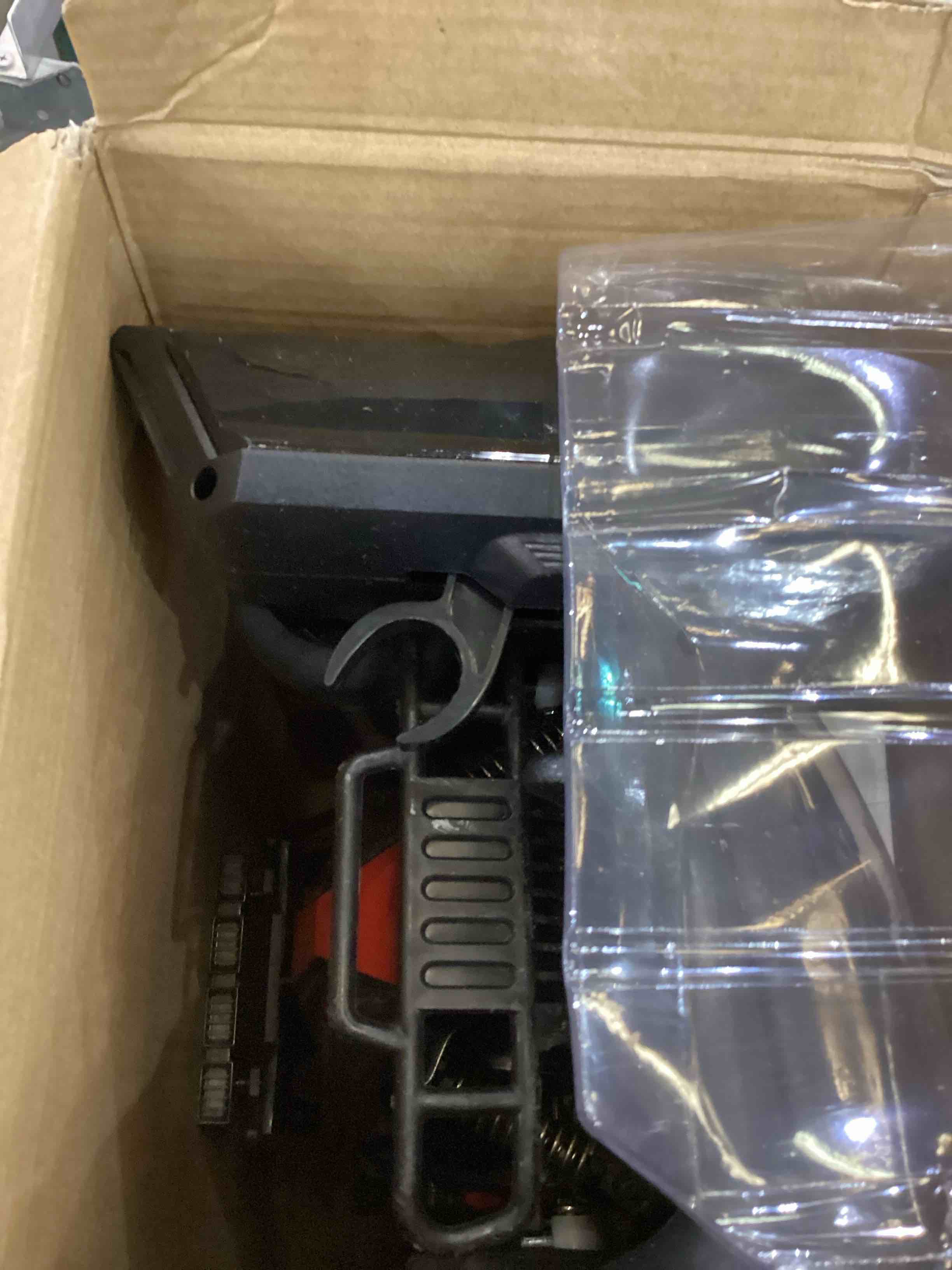 https://s3.amazonaws.com/lotting-images-prod/bidfta/EXS00564989_1699983928566.jpeg