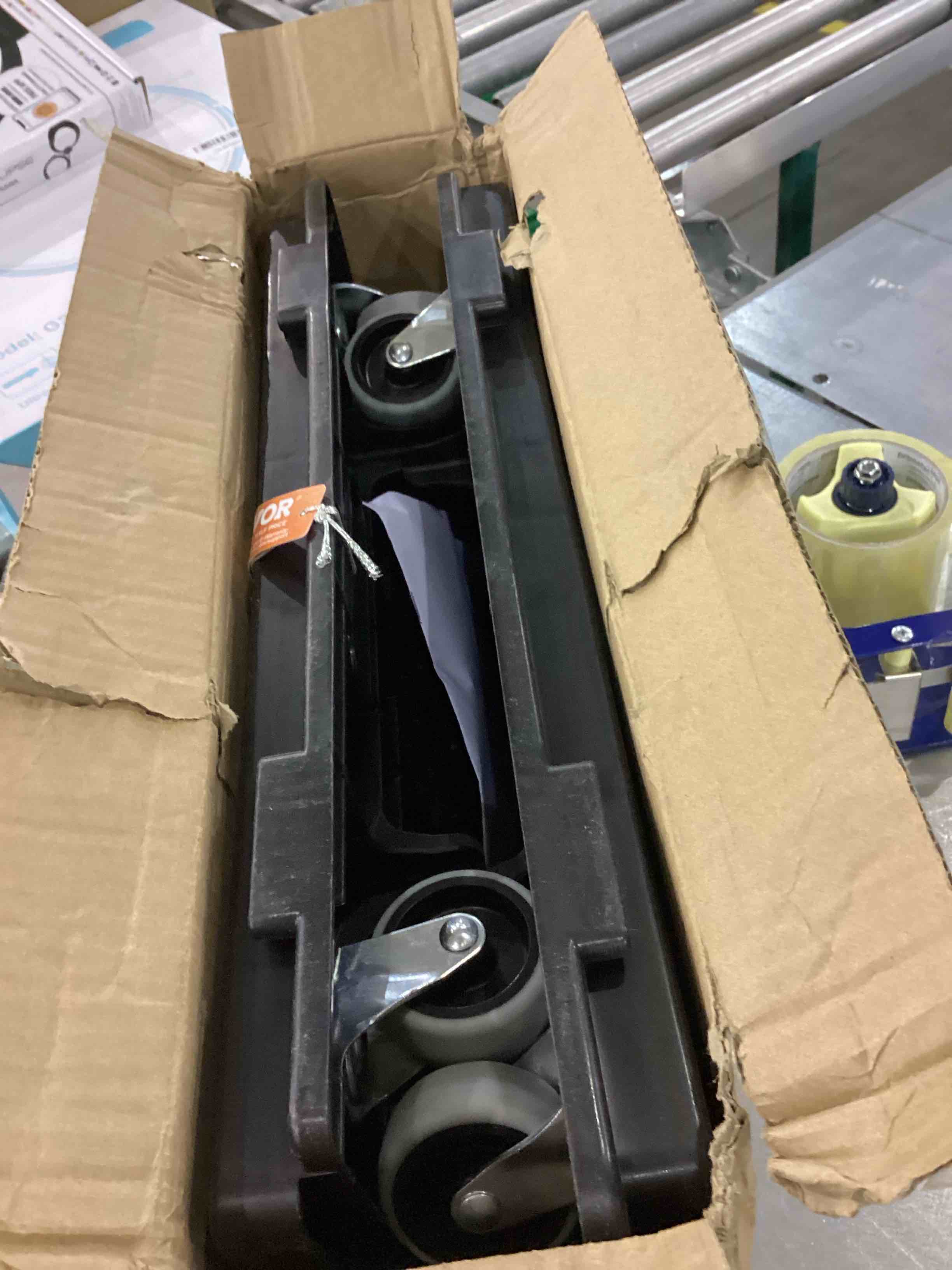 https://s3.amazonaws.com/lotting-images-prod/bidfta/EXS00565000_1699966276872.jpeg