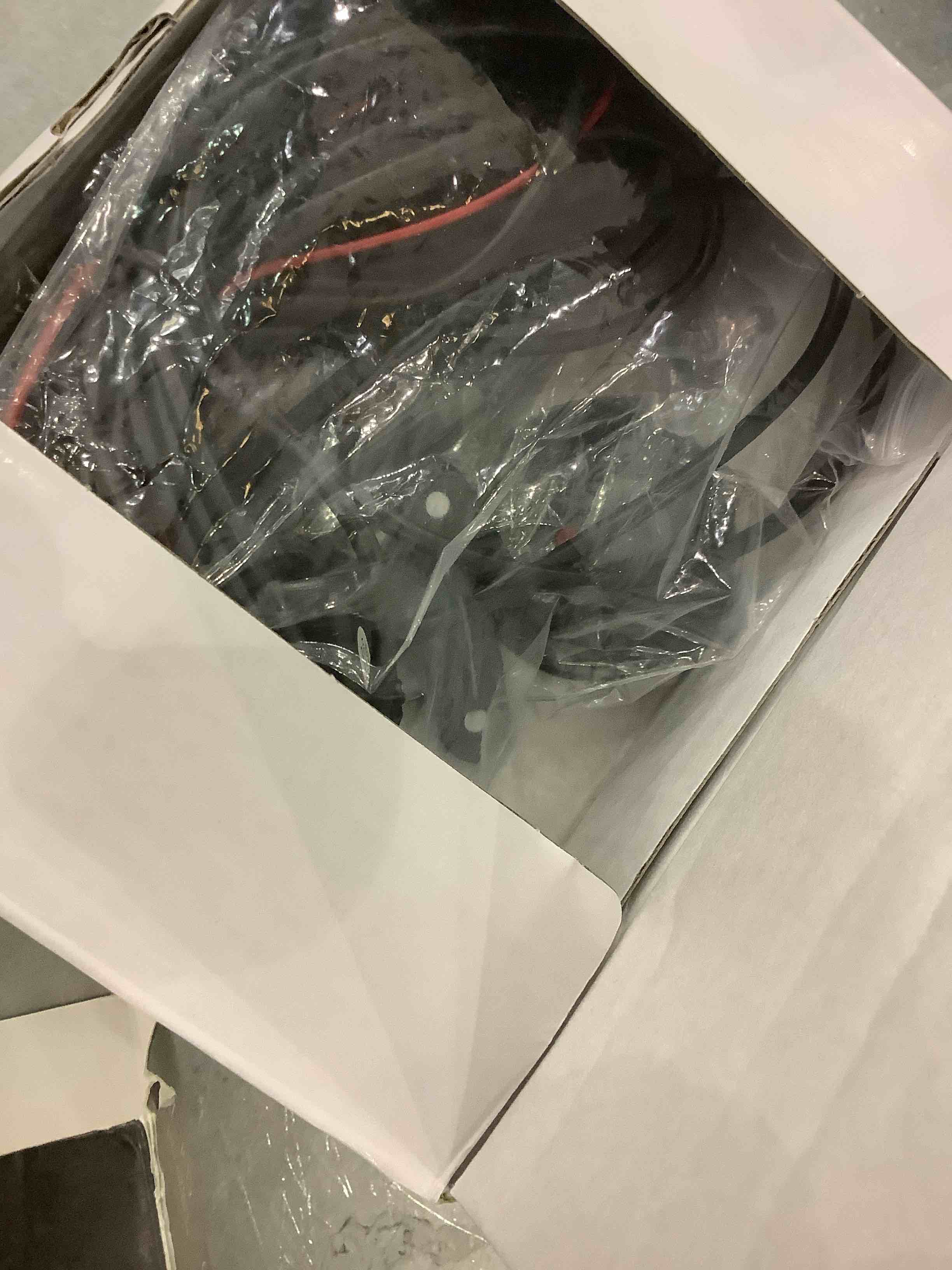https://s3.amazonaws.com/lotting-images-prod/bidfta/EXS00565093_1699633262528.jpeg